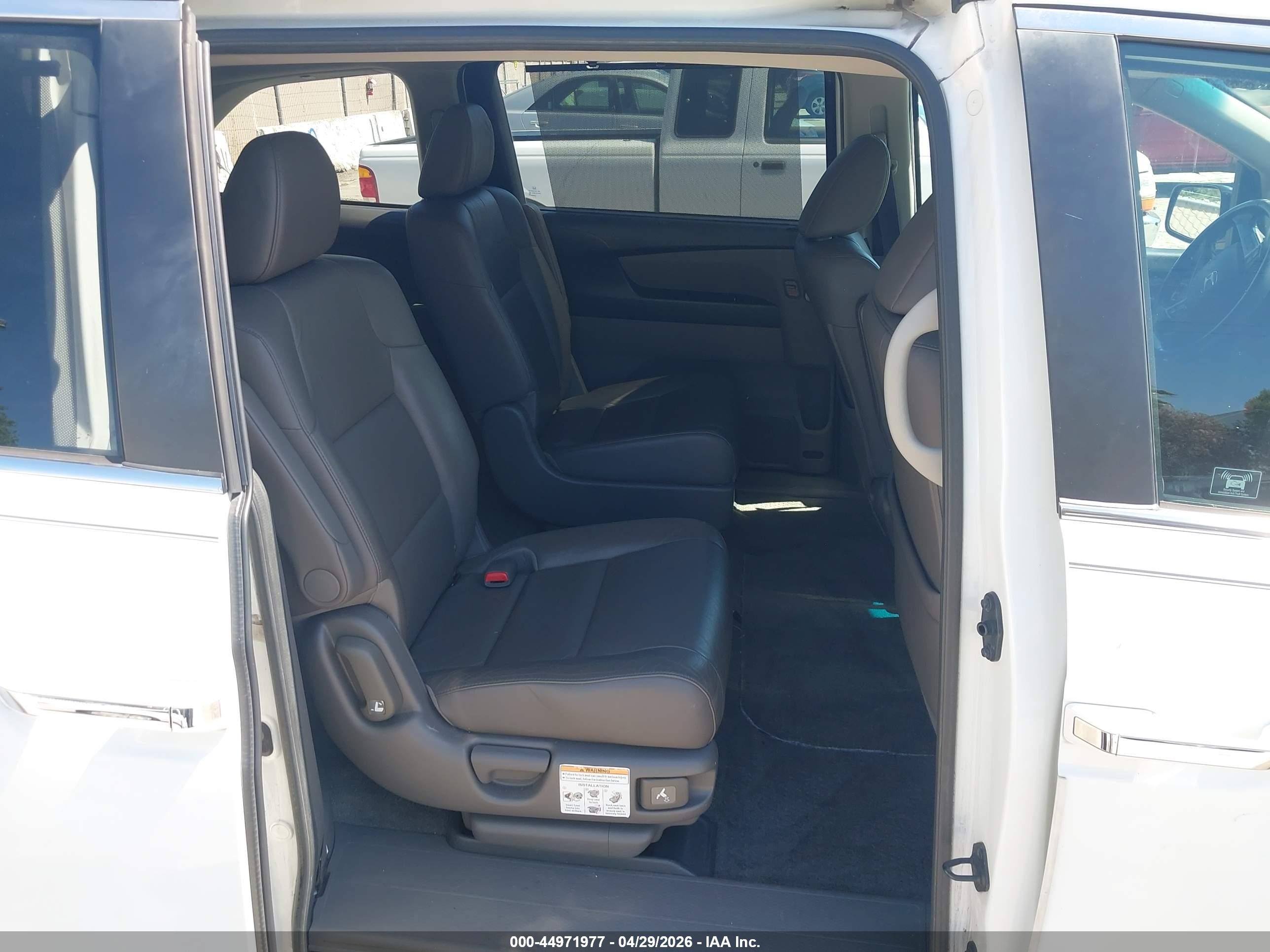 2012 Honda Odyssey Ex-l White vin: 5FNRL5H60CB111089