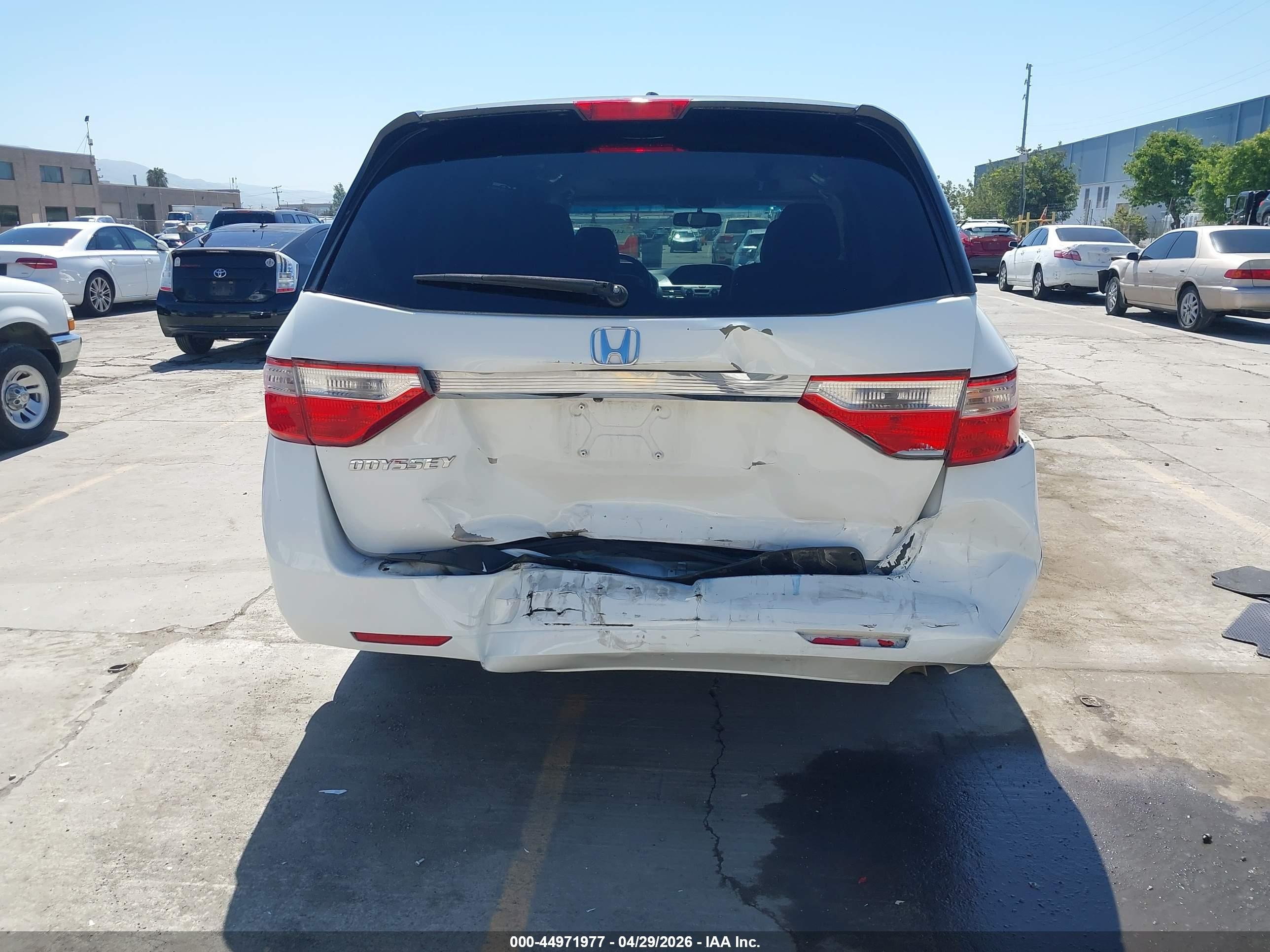 2012 Honda Odyssey Ex-l White vin: 5FNRL5H60CB111089