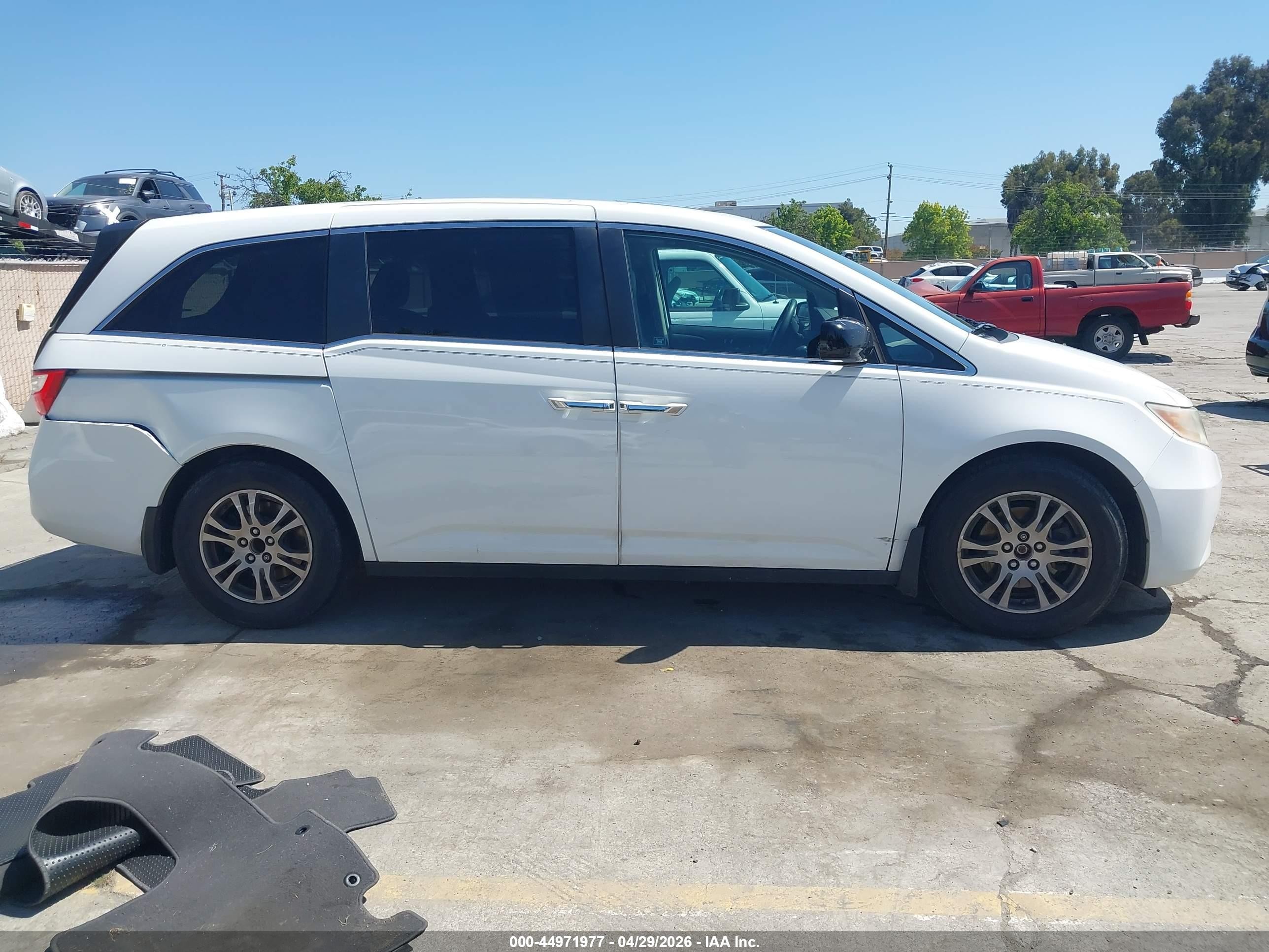 2012 Honda Odyssey Ex-l White vin: 5FNRL5H60CB111089