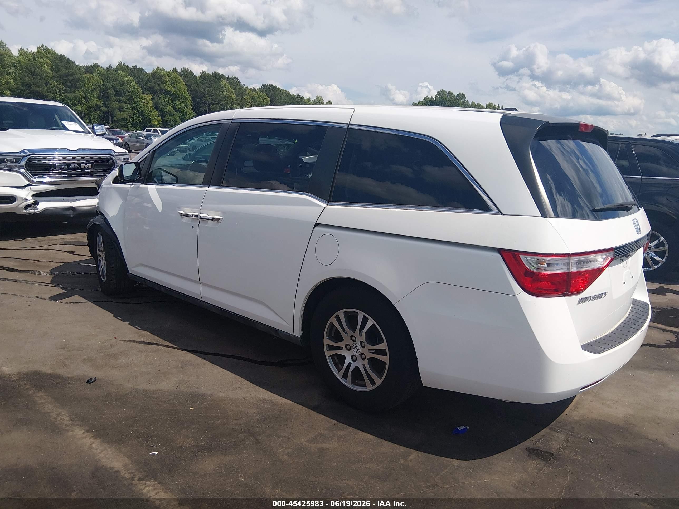 2012 Honda Odyssey Ex-l White vin: 5FNRL5H60CB123839