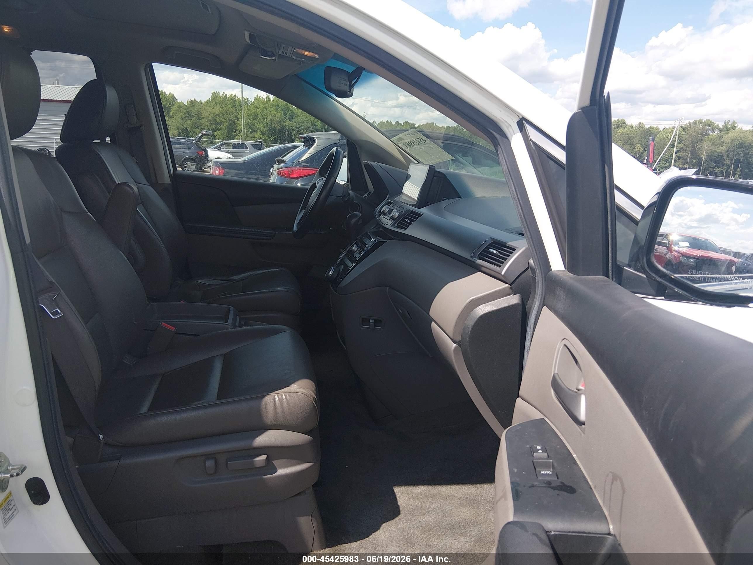 2012 Honda Odyssey Ex-l White vin: 5FNRL5H60CB123839