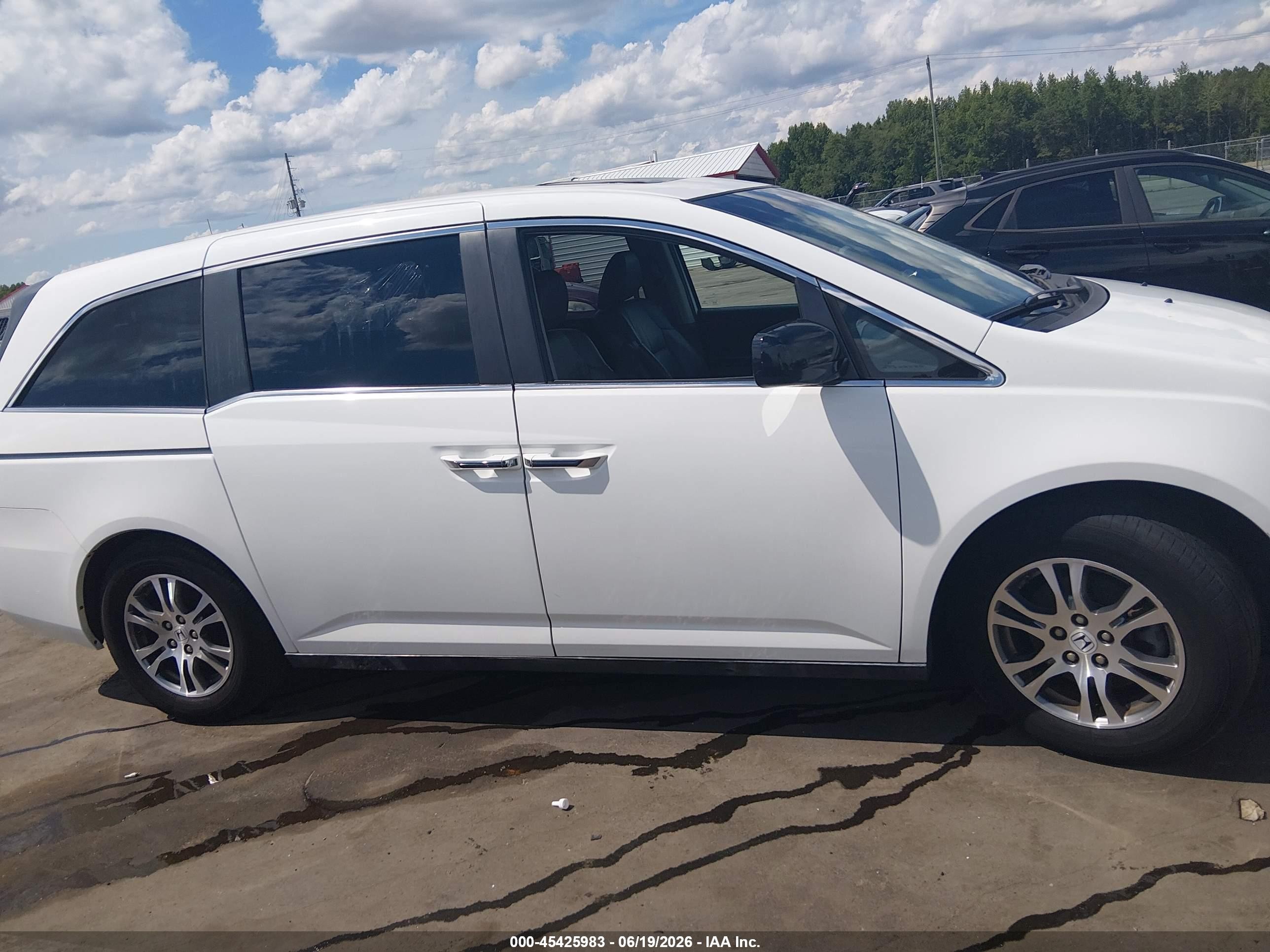 2012 Honda Odyssey Ex-l White vin: 5FNRL5H60CB123839
