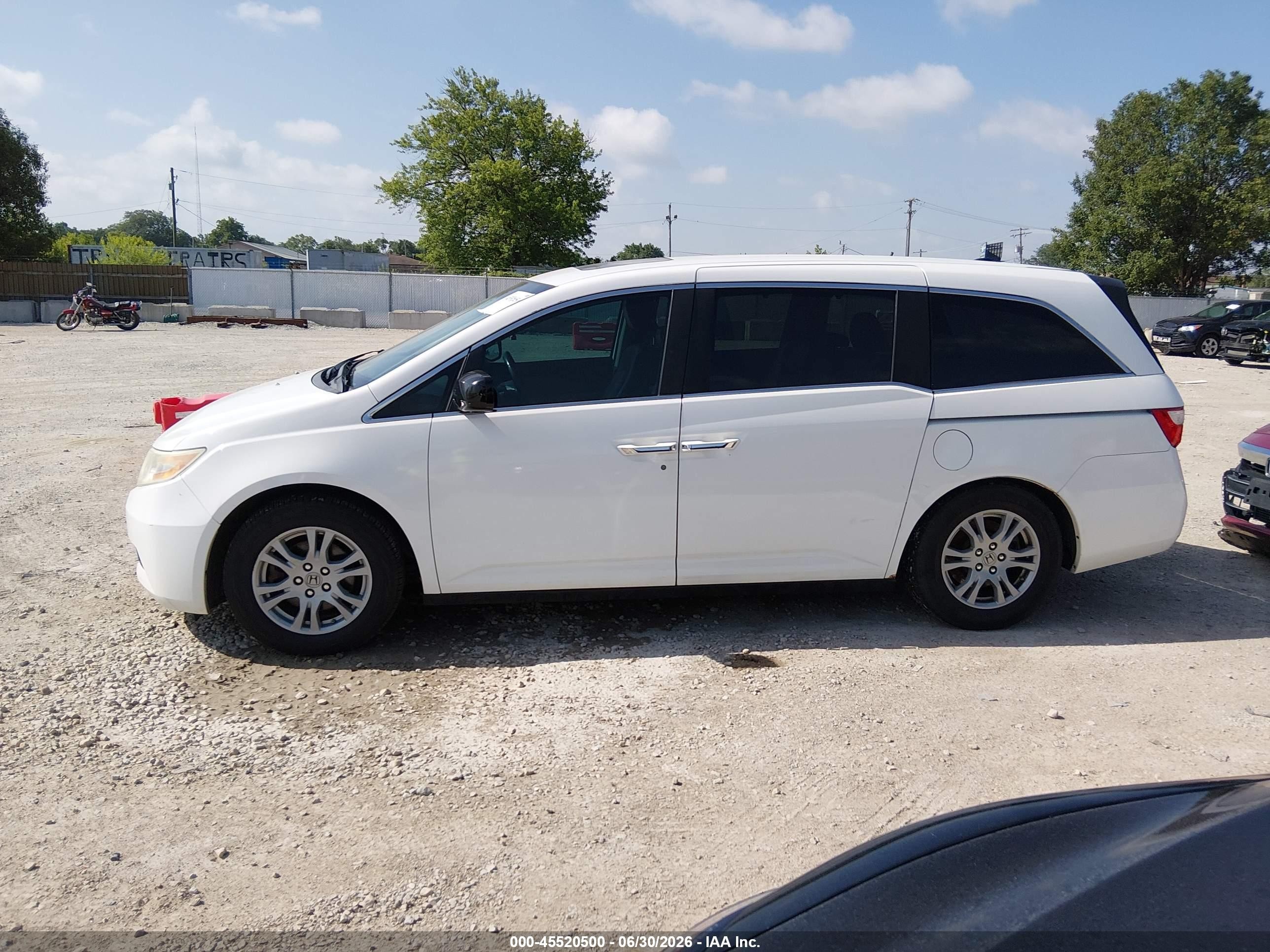 2013 Honda Odyssey Ex-l White vin: 5FNRL5H60DB014363