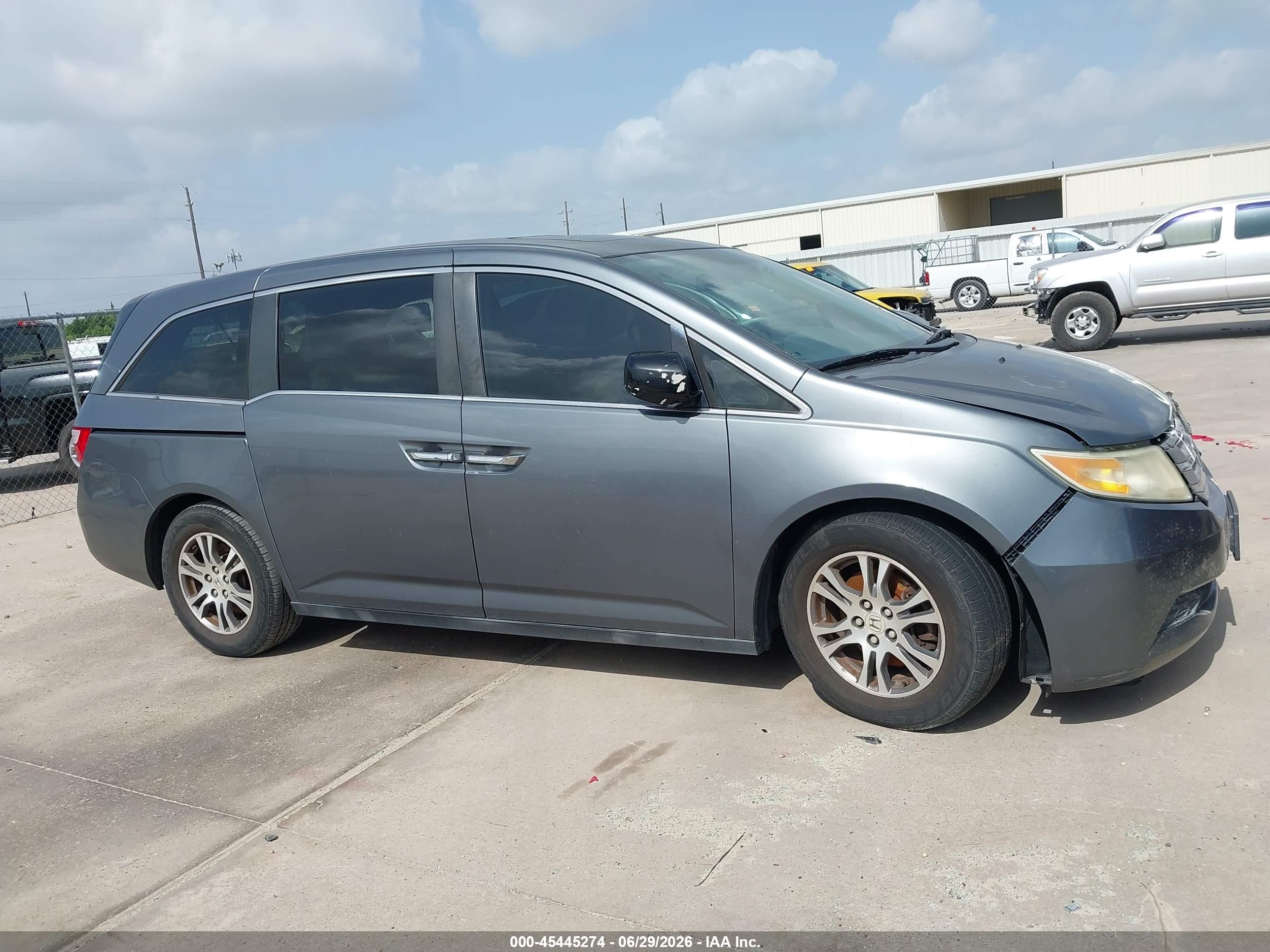 2013 Honda Odyssey Ex-l Серый vin: 5FNRL5H60DB015108