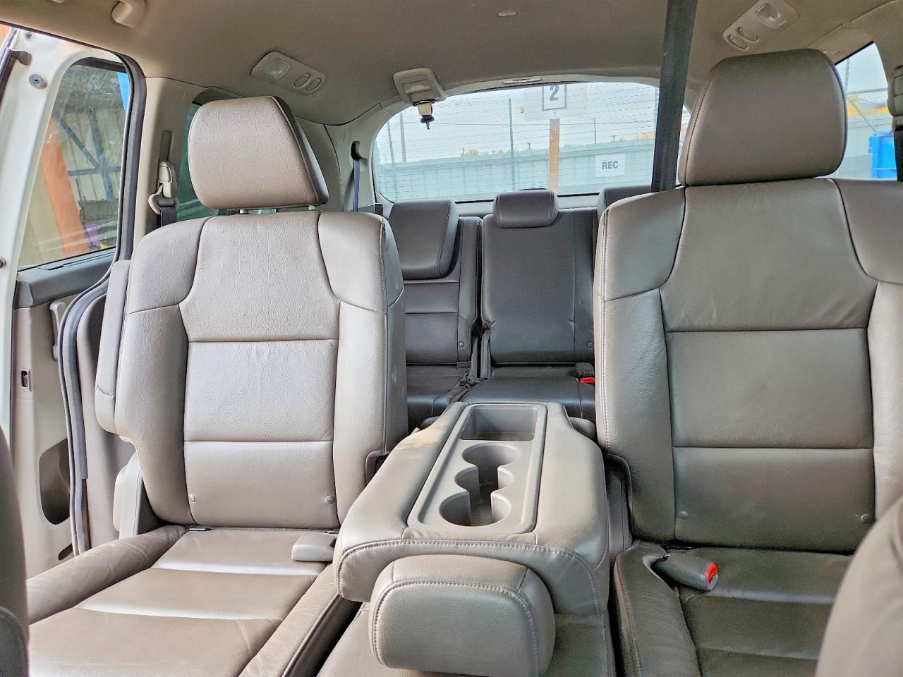 2013 Honda Odyssey Exl White vin: 5FNRL5H60DB047265