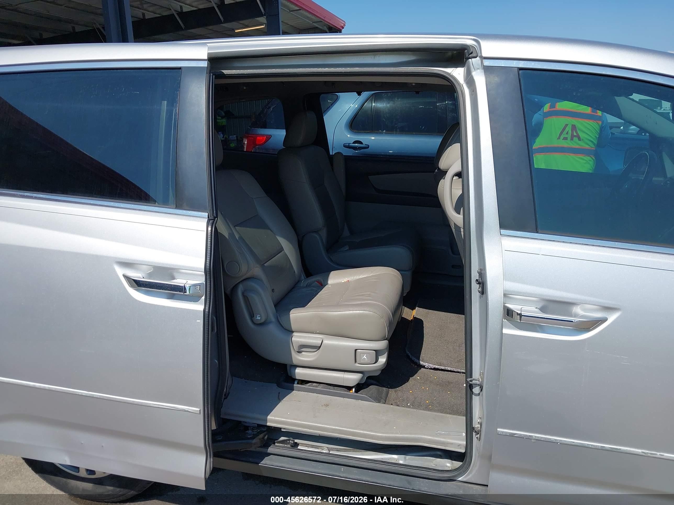 2013 Honda Odyssey Ex-l Silver vin: 5FNRL5H60DB064650