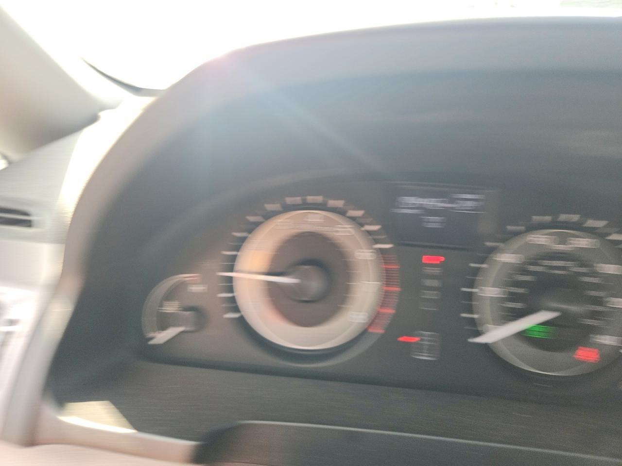 2014 Honda Odyssey Exl Серебряный vin: 5FNRL5H60EB022013