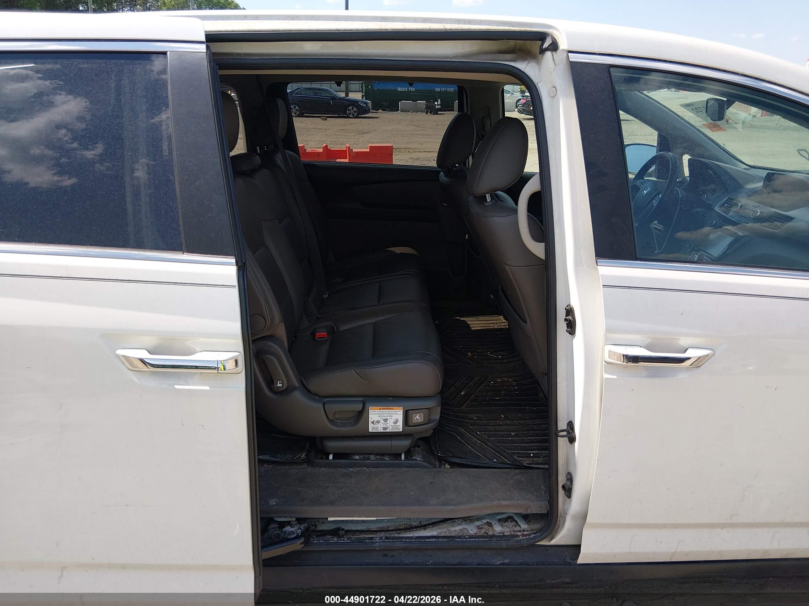 2014 Honda Odyssey Ex-l White vin: 5FNRL5H60EB110253
