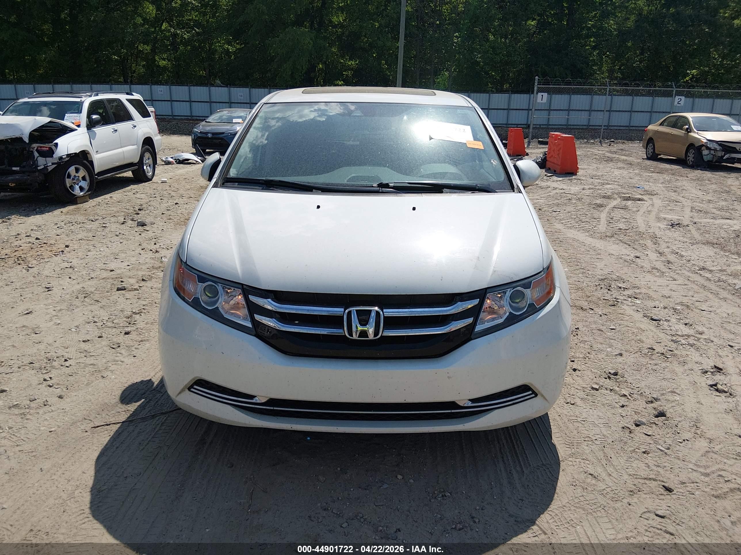2014 Honda Odyssey Ex-l White vin: 5FNRL5H60EB110253
