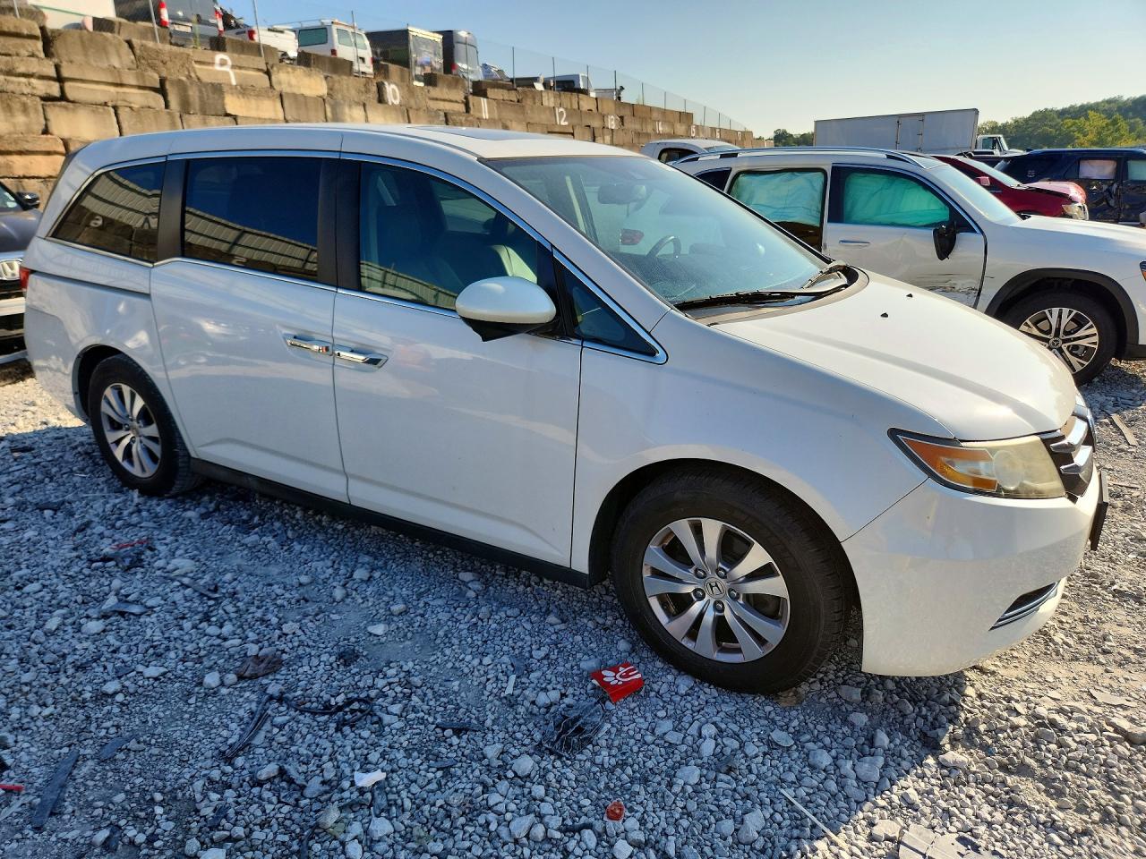 2015 Honda Odyssey Exl Белый vin: 5FNRL5H60FB004550