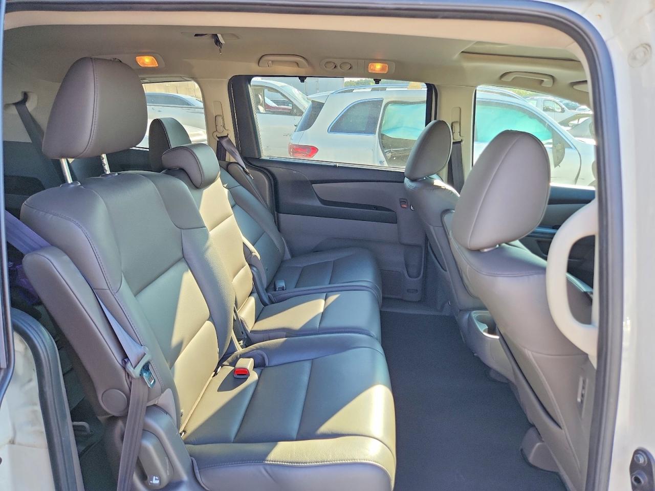 2015 Honda Odyssey Exl Белый vin: 5FNRL5H60FB004550