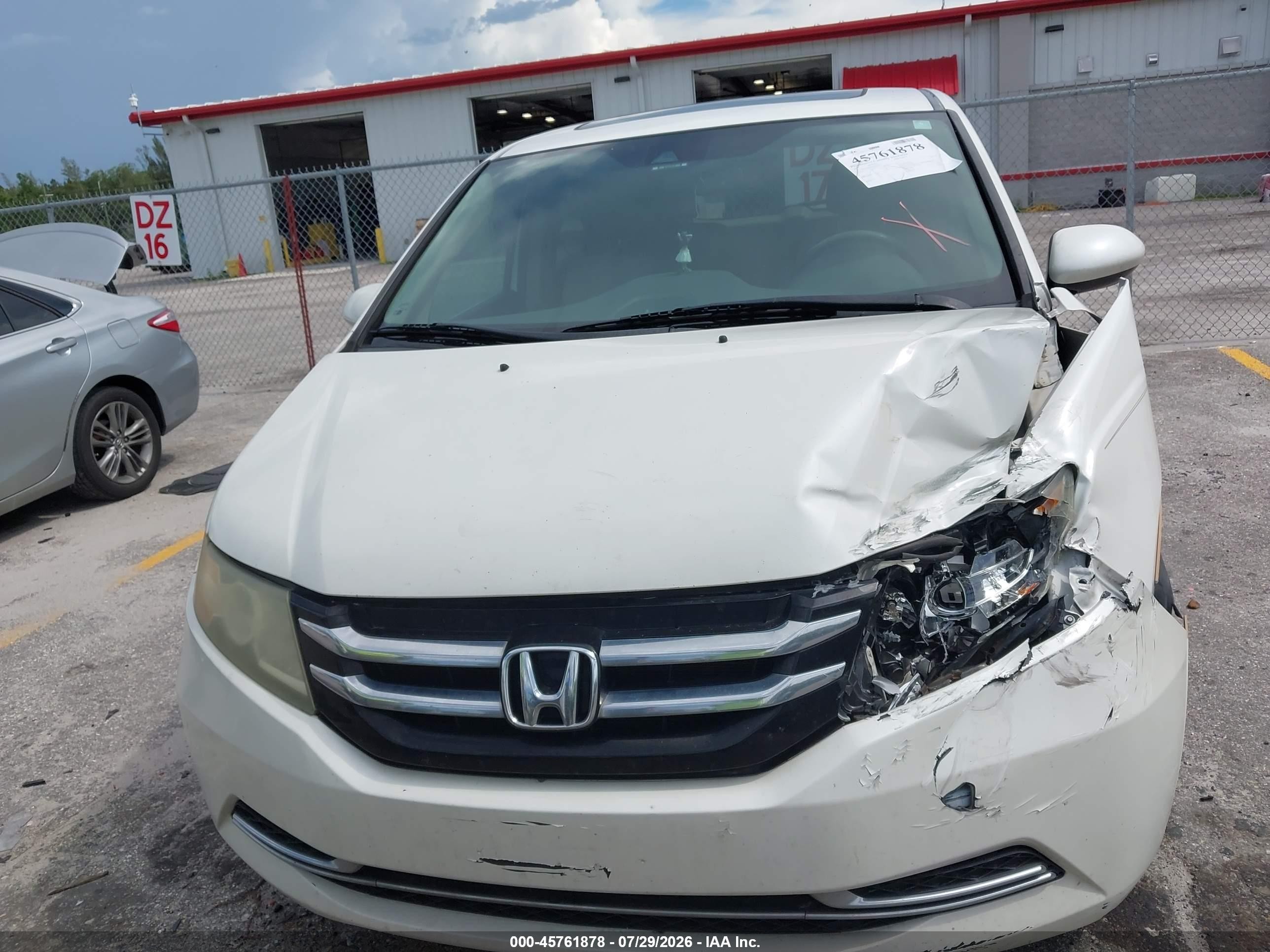 2015 Honda Odyssey Ex-l White vin: 5FNRL5H60FB062545