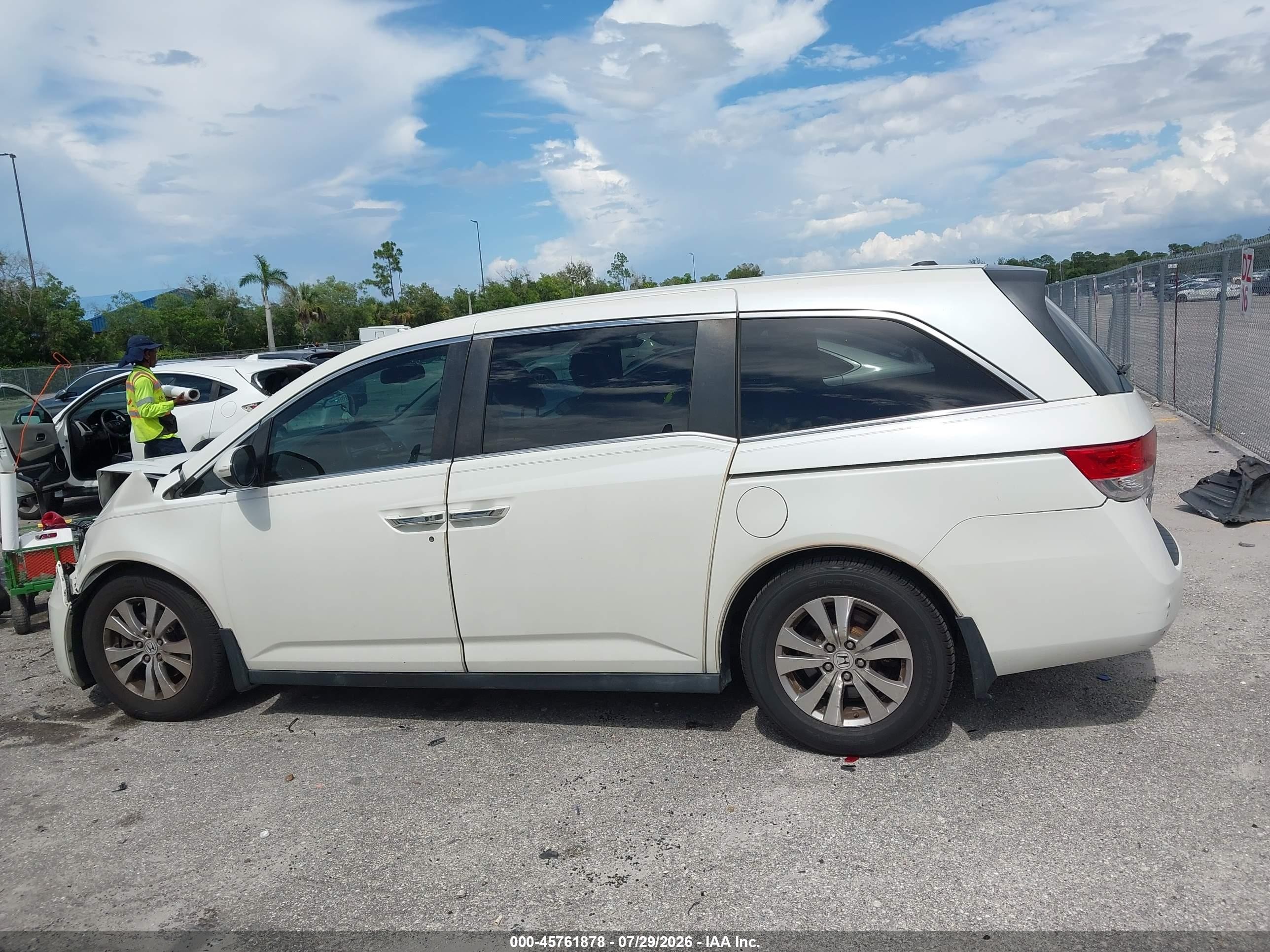 2015 Honda Odyssey Ex-l White vin: 5FNRL5H60FB062545