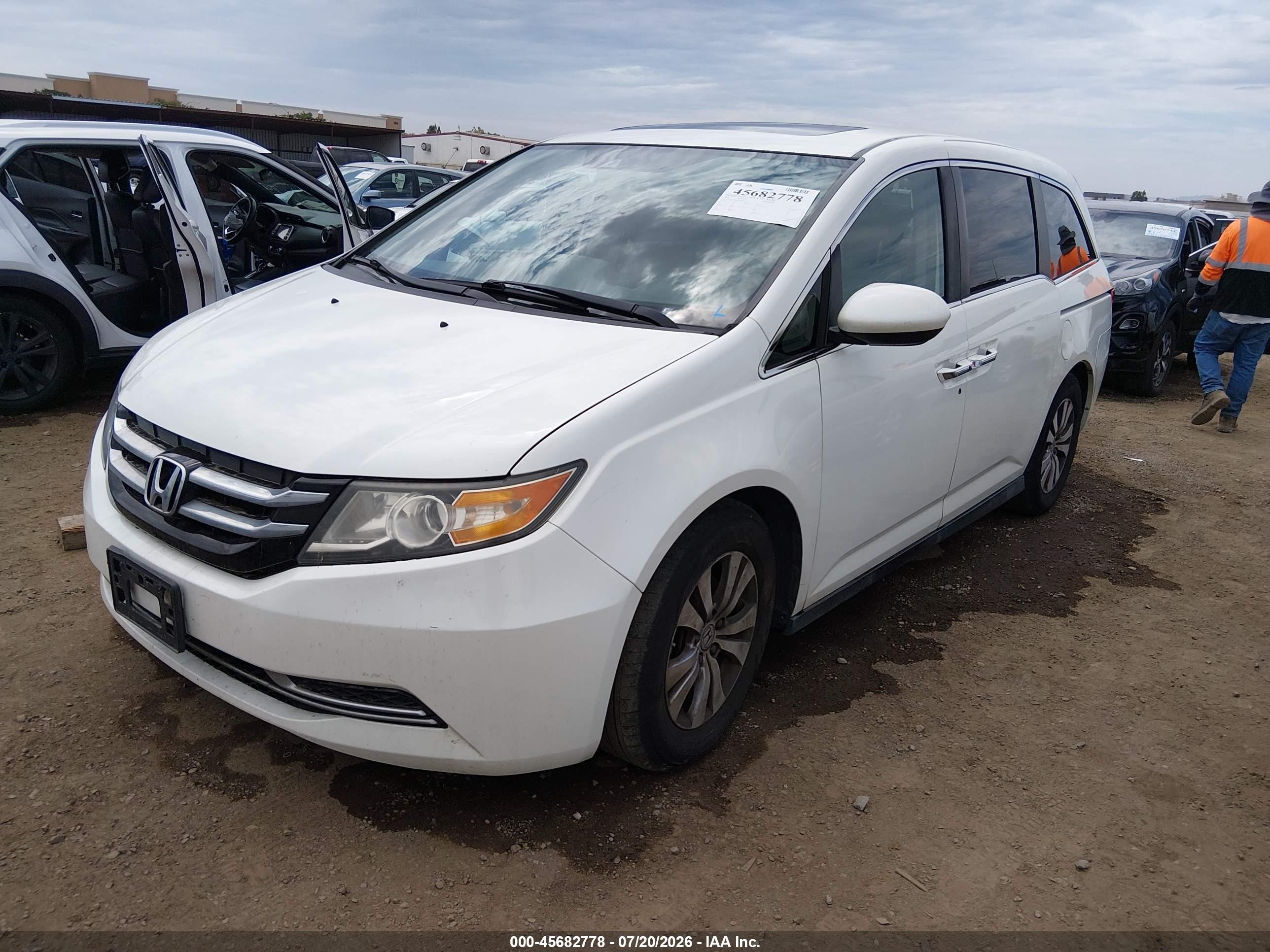 2015 Honda Odyssey Ex-l White vin: 5FNRL5H60FB096095