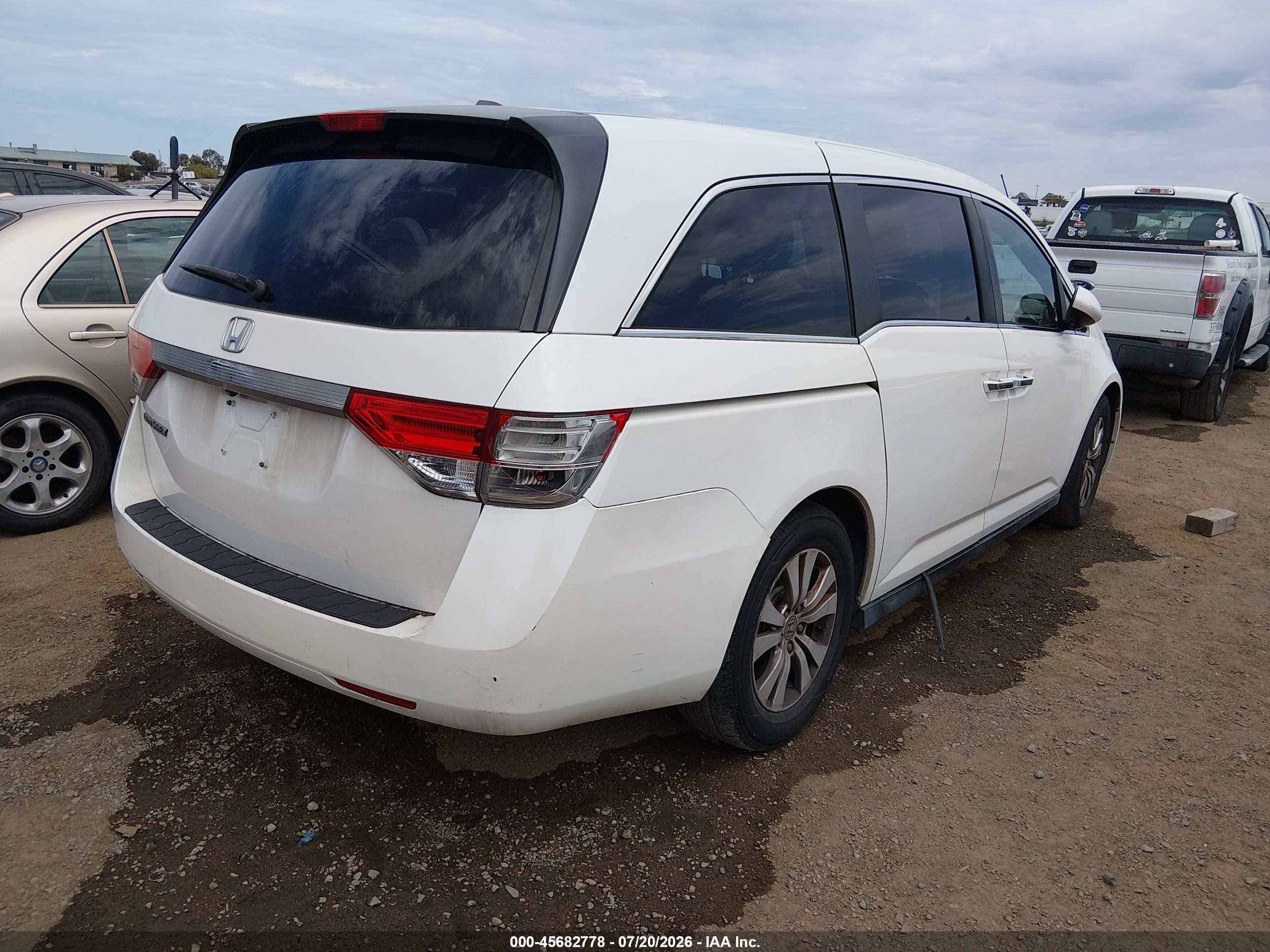 2015 Honda Odyssey Ex-l White vin: 5FNRL5H60FB096095