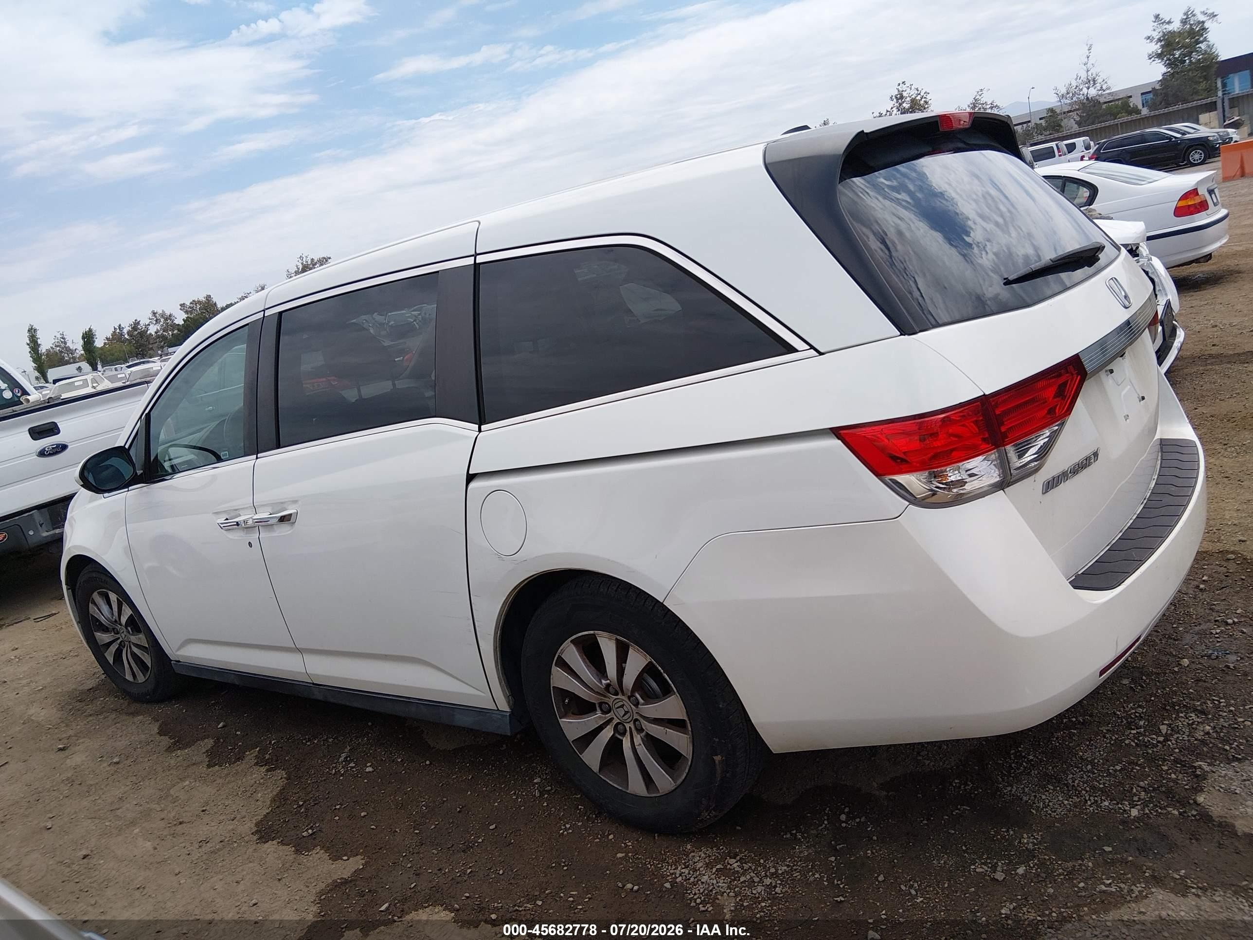 2015 Honda Odyssey Ex-l White vin: 5FNRL5H60FB096095