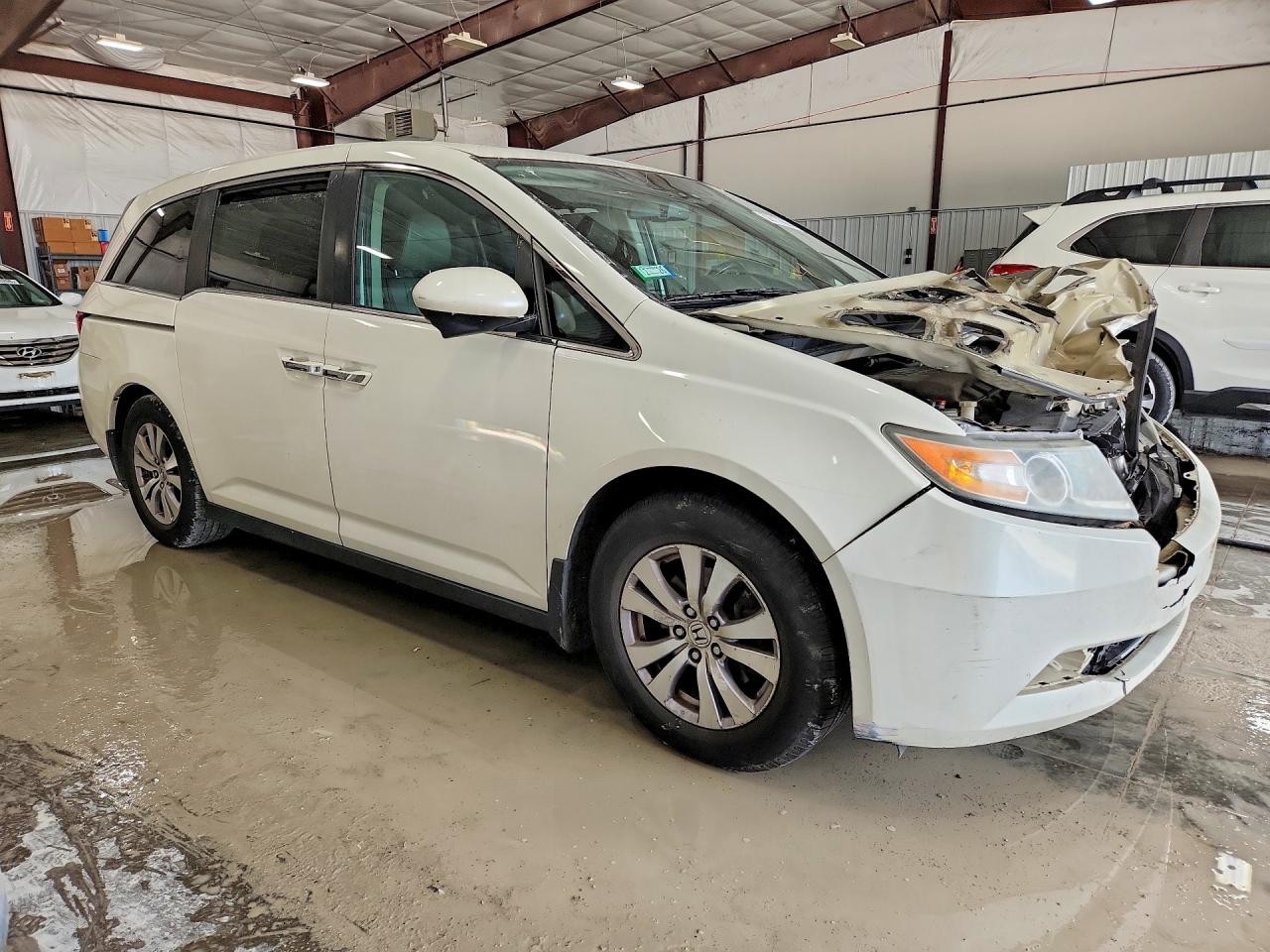 2016 Honda Odyssey Exl White vin: 5FNRL5H60GB011838