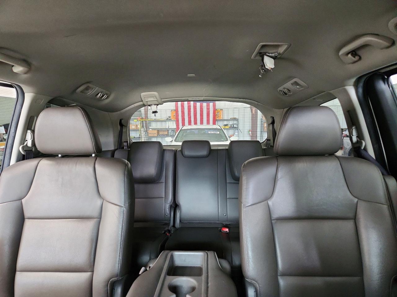 2016 Honda Odyssey Exl White vin: 5FNRL5H60GB011838