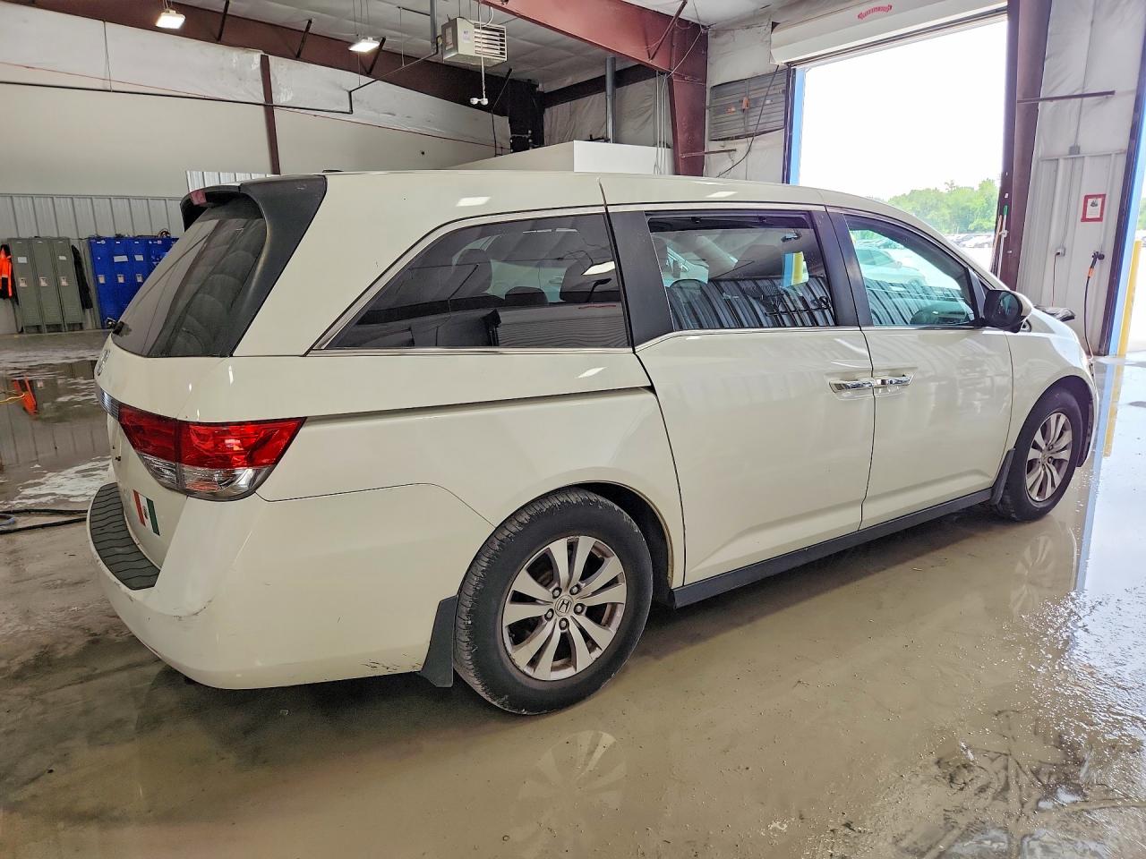 2016 Honda Odyssey Exl White vin: 5FNRL5H60GB011838