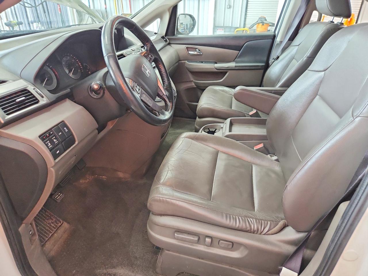 2016 Honda Odyssey Exl White vin: 5FNRL5H60GB011838