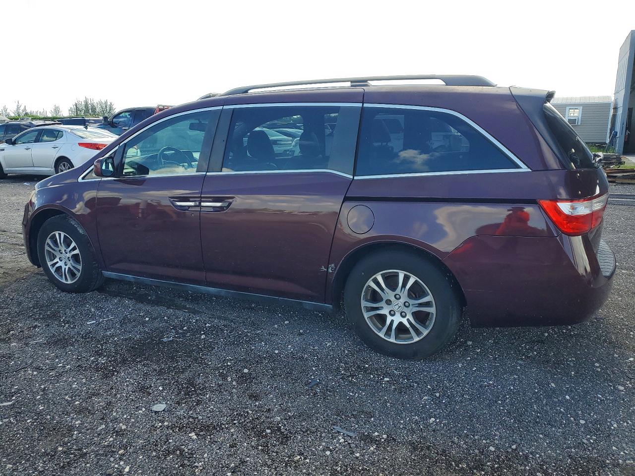 2011 Honda Odyssey Exl Бордовый vin: 5FNRL5H61BB009153