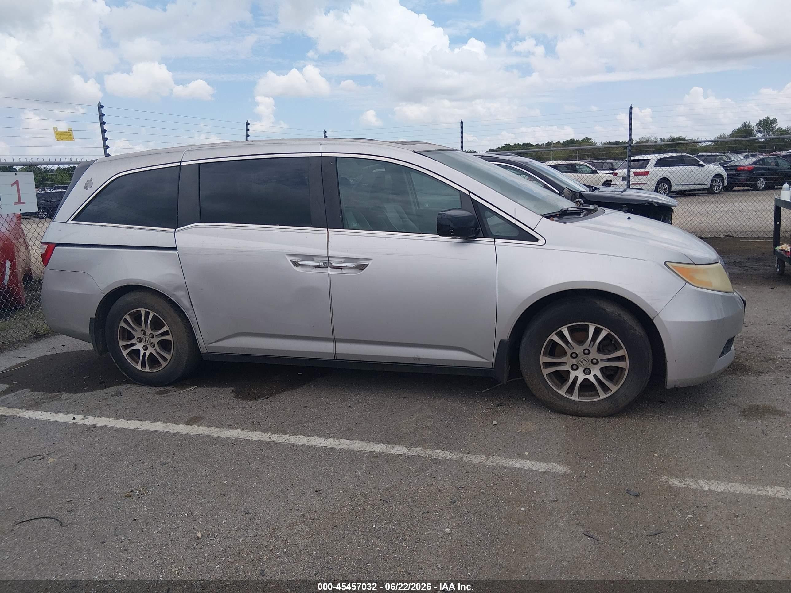 2011 Honda Odyssey Ex-l Silver vin: 5FNRL5H61BB021884