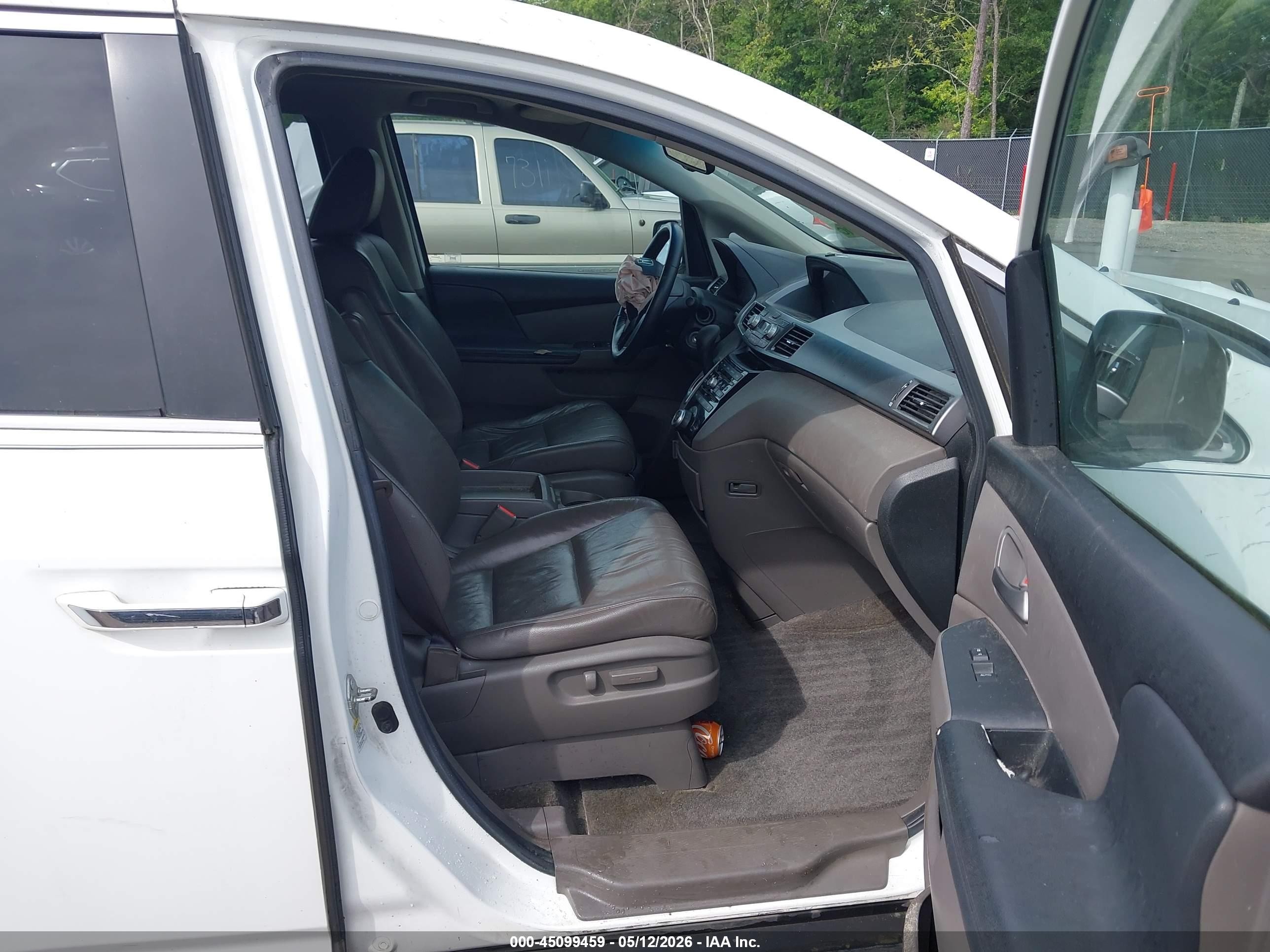 2011 Honda Odyssey Ex-l White vin: 5FNRL5H61BB040421