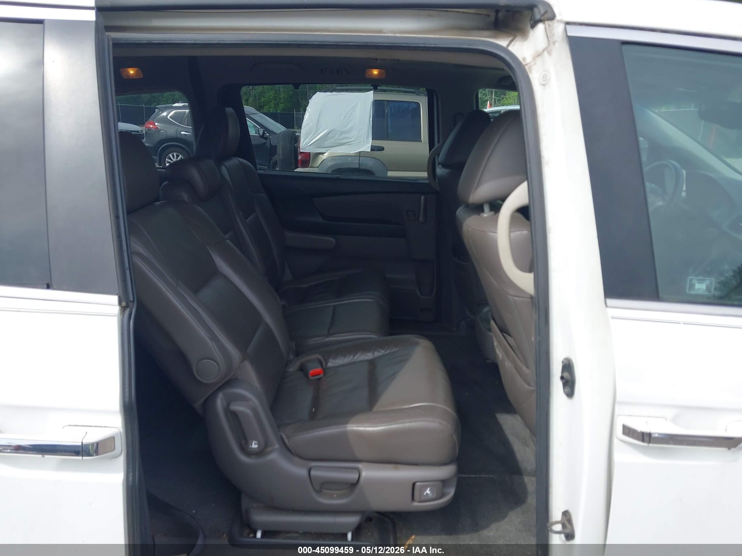 2011 Honda Odyssey Ex-l White vin: 5FNRL5H61BB040421