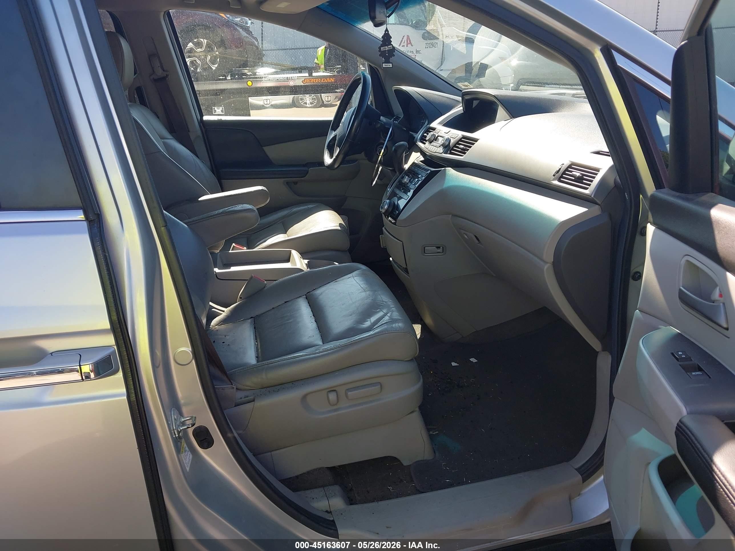 2011 Honda Odyssey Ex-l Серебряный vin: 5FNRL5H61BB051709
