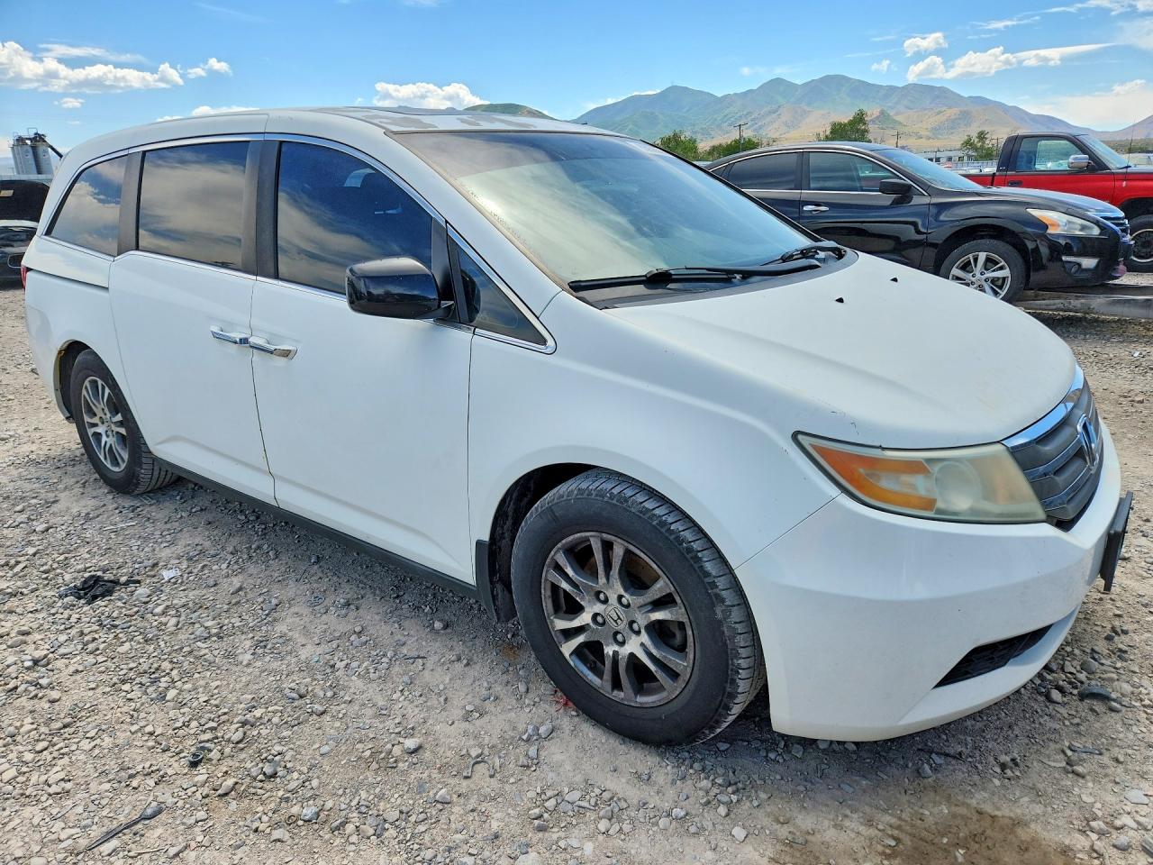 2011 Honda Odyssey Exl White vin: 5FNRL5H61BB096181