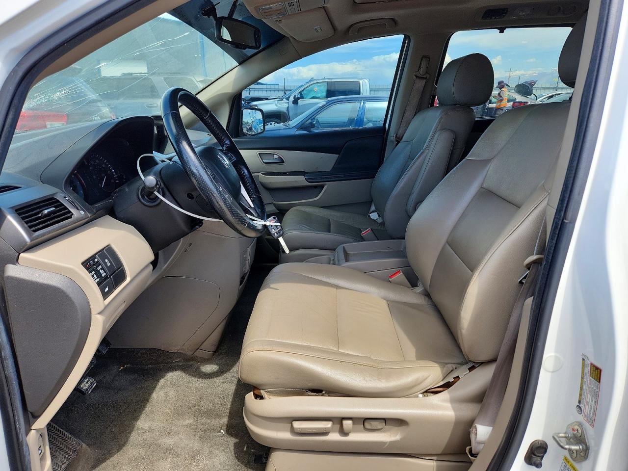 2011 Honda Odyssey Exl White vin: 5FNRL5H61BB096181