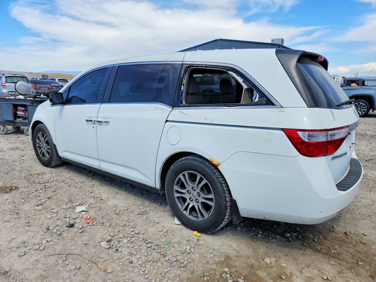 2011 Honda Odyssey Exl White vin: 5FNRL5H61BB096181