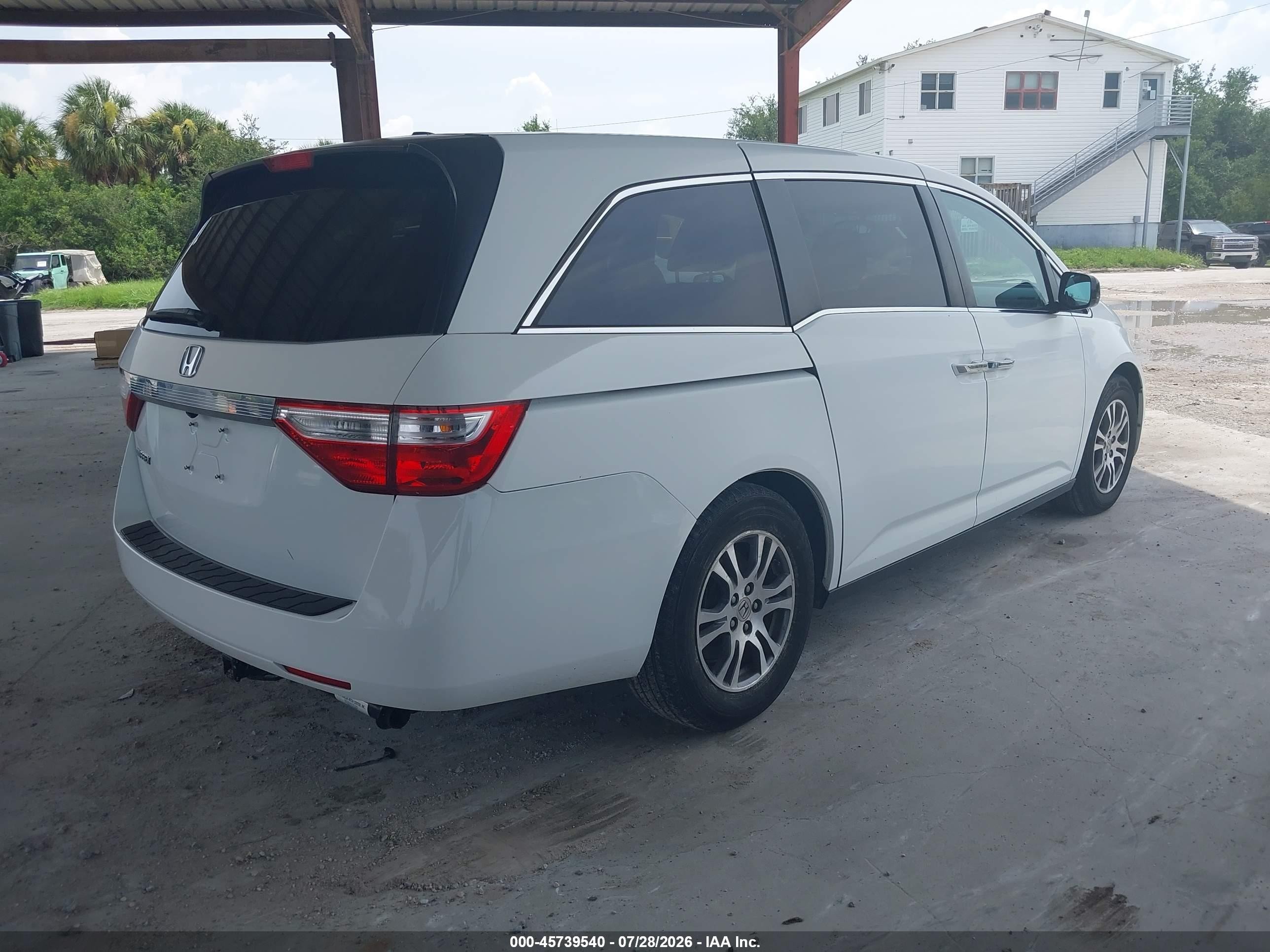 2013 Honda Odyssey Ex-l White vin: 5FNRL5H61DB009141