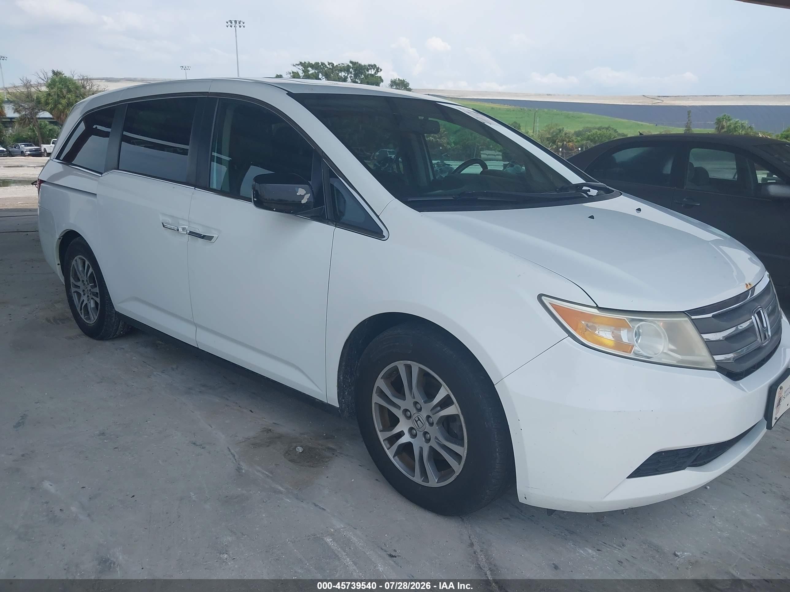 2013 Honda Odyssey Ex-l White vin: 5FNRL5H61DB009141