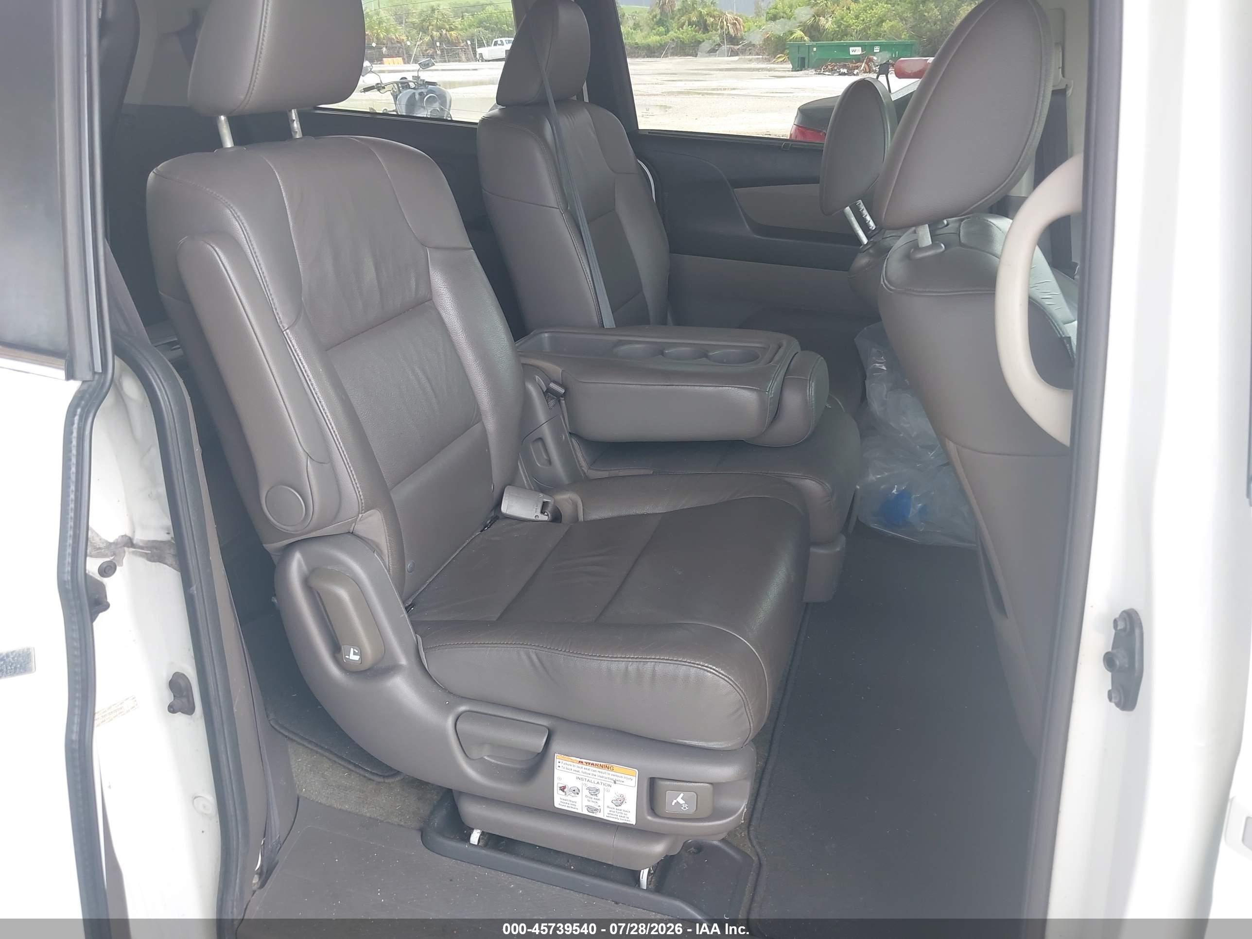 2013 Honda Odyssey Ex-l White vin: 5FNRL5H61DB009141