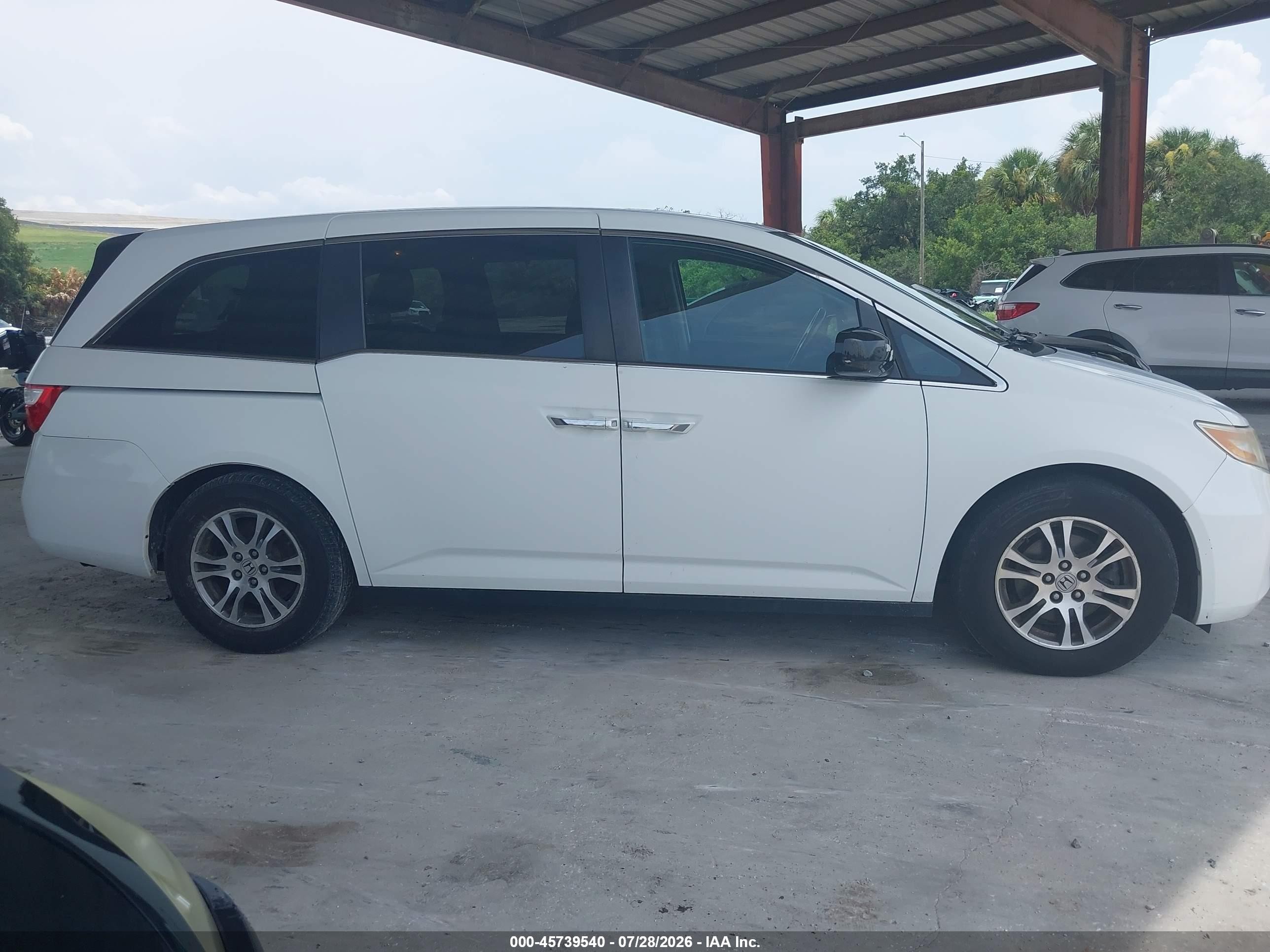 2013 Honda Odyssey Ex-l White vin: 5FNRL5H61DB009141
