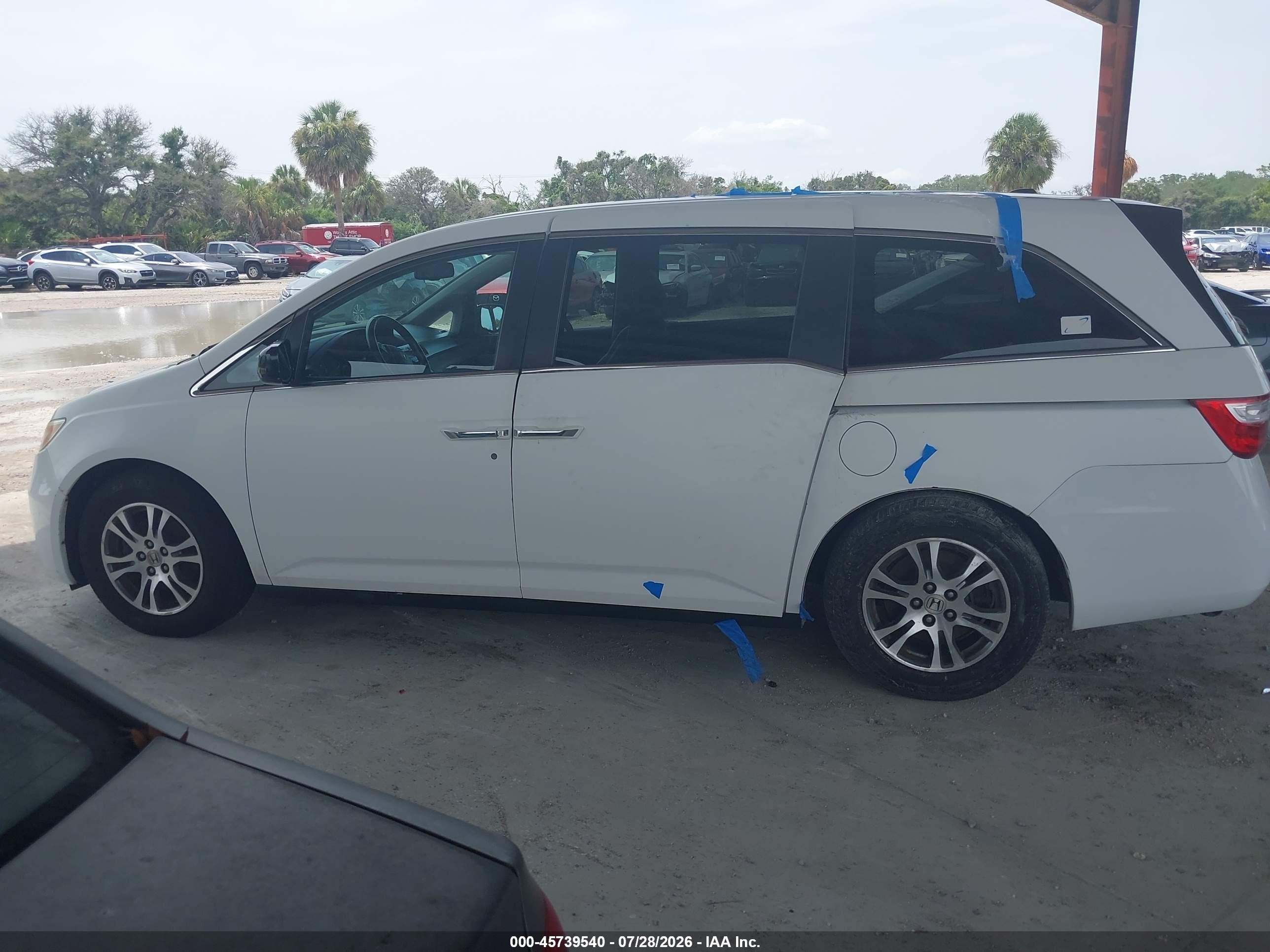 2013 Honda Odyssey Ex-l White vin: 5FNRL5H61DB009141
