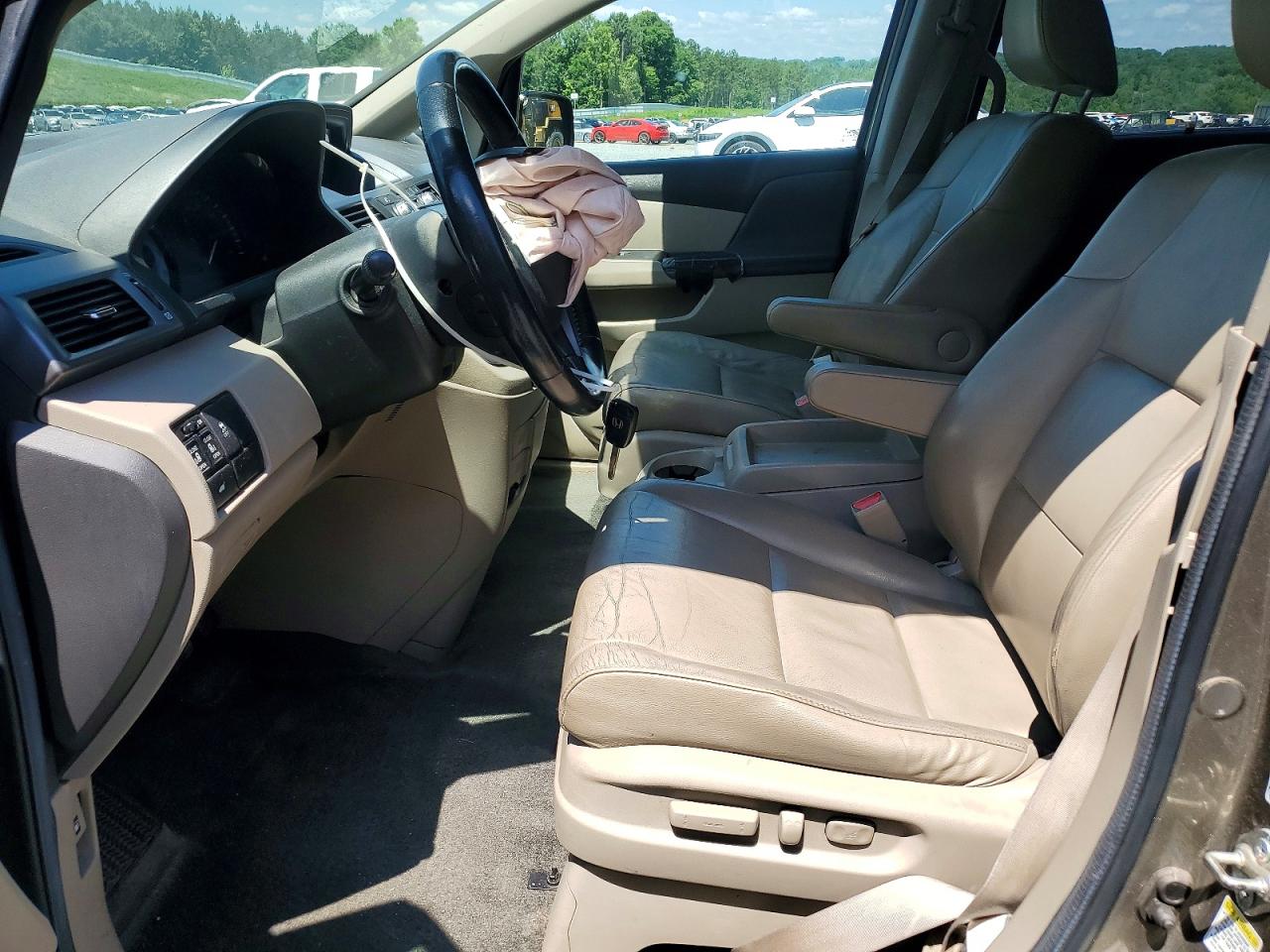 2013 Honda Odyssey Tan vin: 5FNRL5H61DB015697