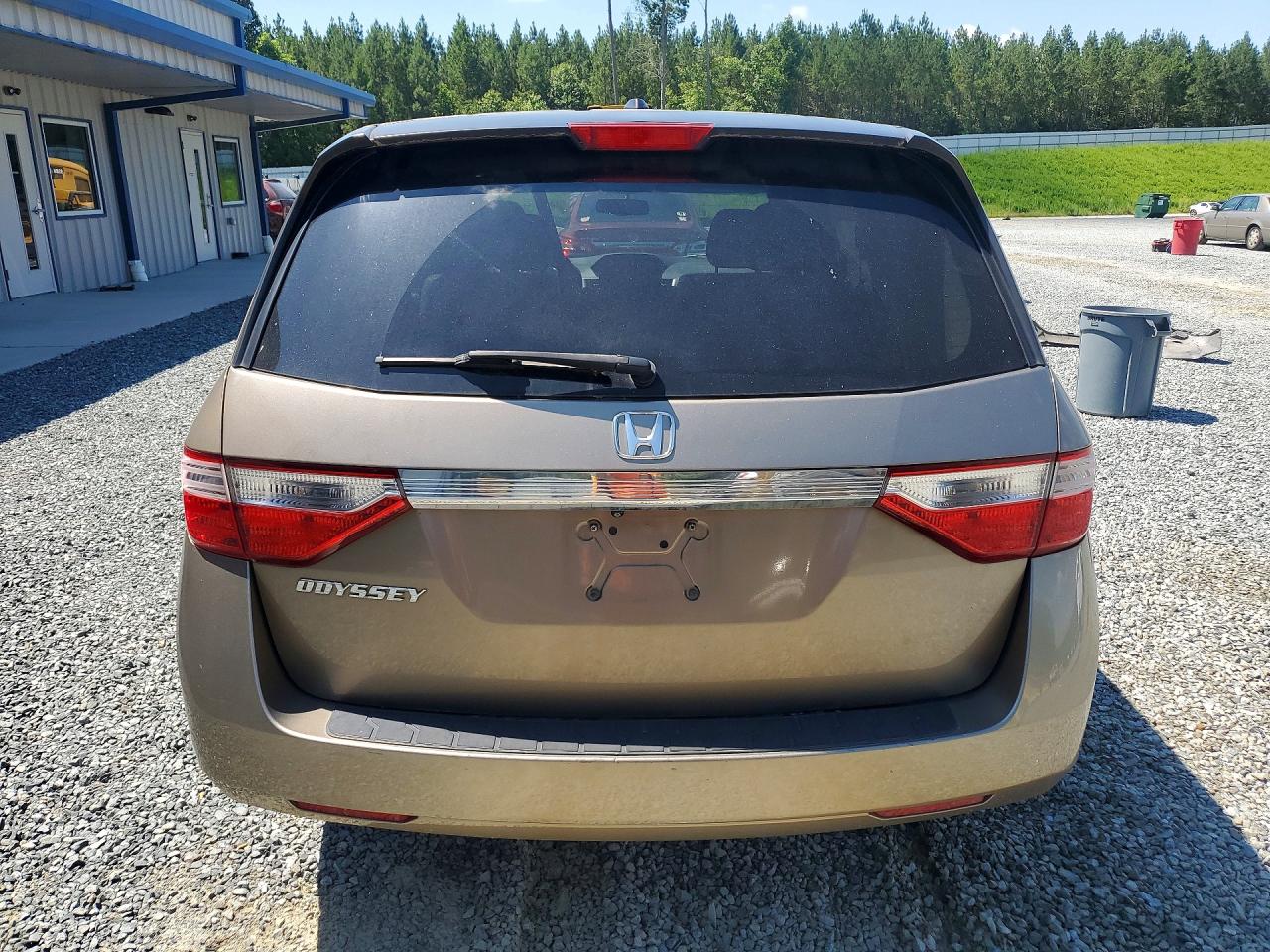 2013 Honda Odyssey Tan vin: 5FNRL5H61DB015697