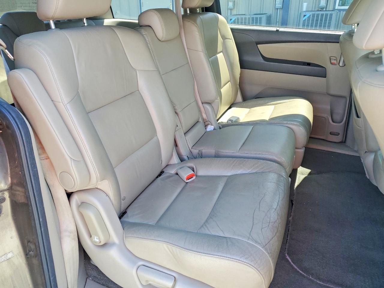 2013 Honda Odyssey Tan vin: 5FNRL5H61DB015697