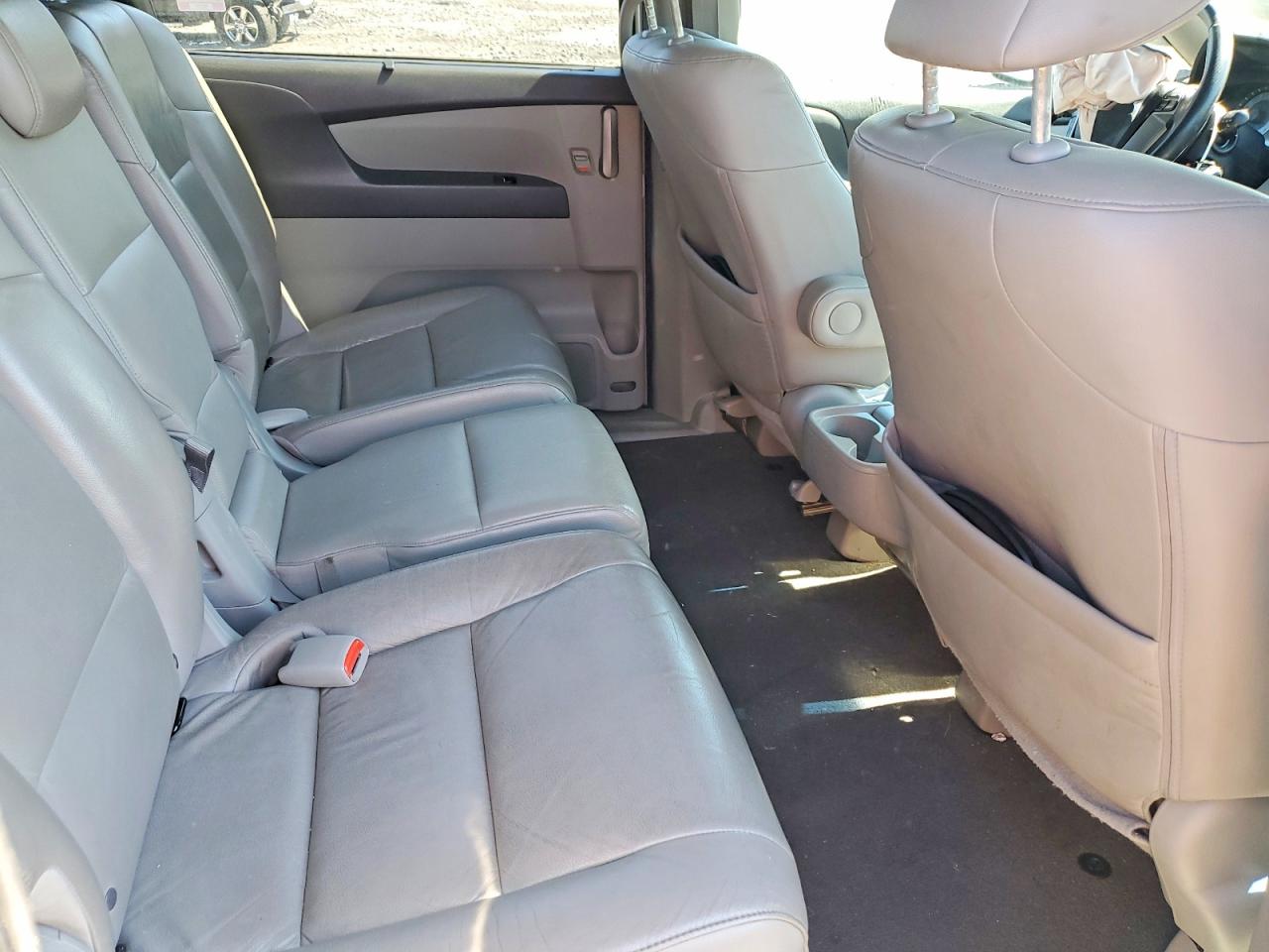 2013 Honda Odyssey Silver vin: 5FNRL5H61DB018387