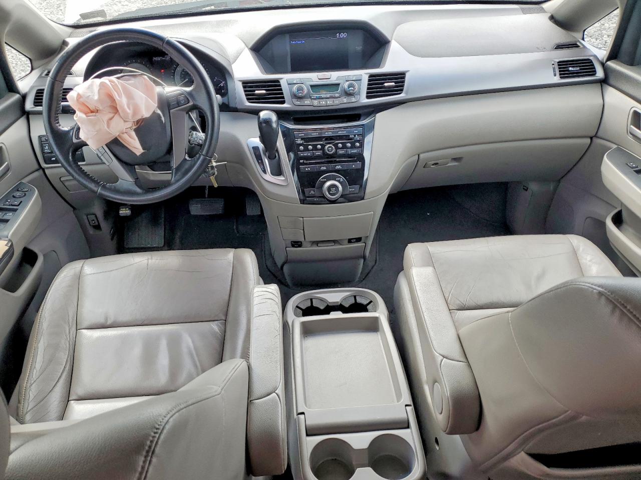 2013 Honda Odyssey Silver vin: 5FNRL5H61DB018387