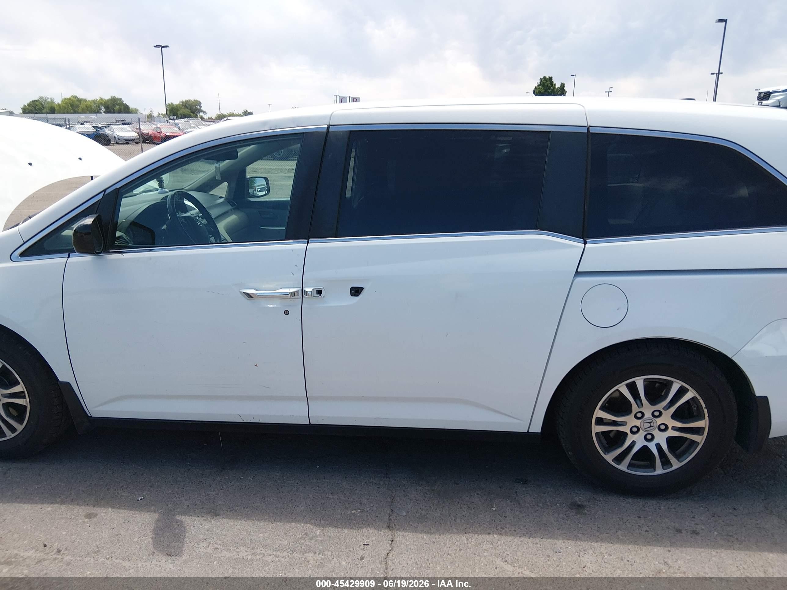 2013 Honda Odyssey Ex-l White vin: 5FNRL5H61DB021743