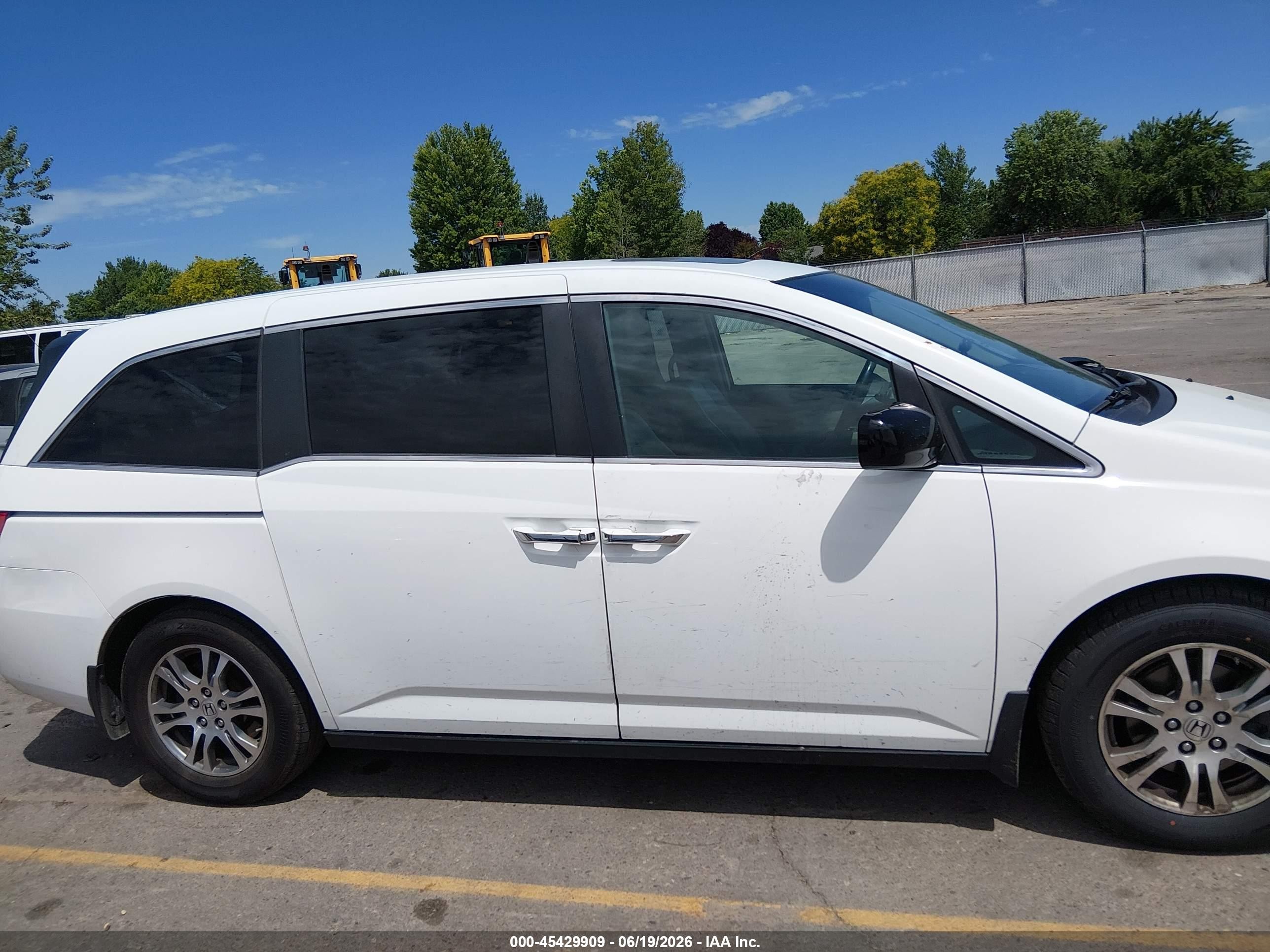 2013 Honda Odyssey Ex-l White vin: 5FNRL5H61DB021743