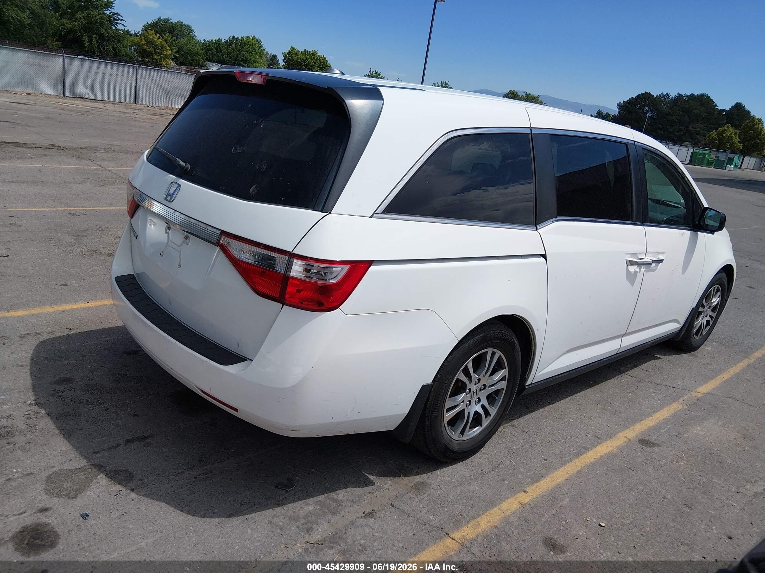 2013 Honda Odyssey Ex-l White vin: 5FNRL5H61DB021743