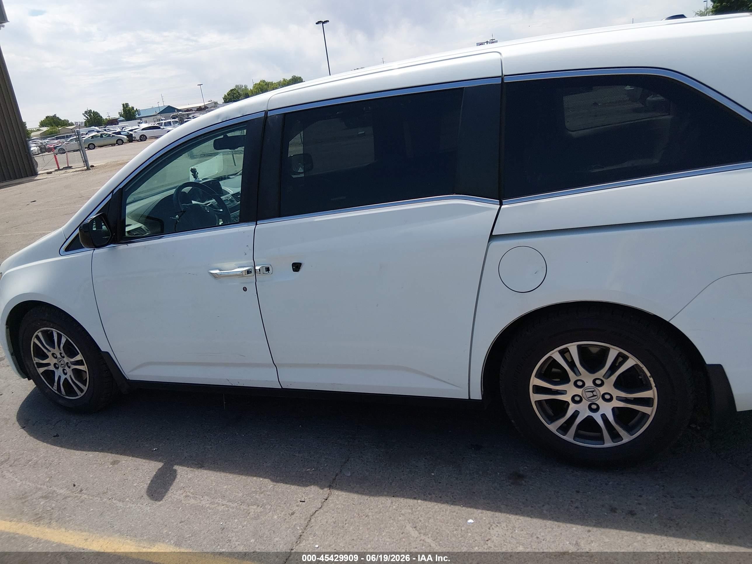 2013 Honda Odyssey Ex-l White vin: 5FNRL5H61DB021743