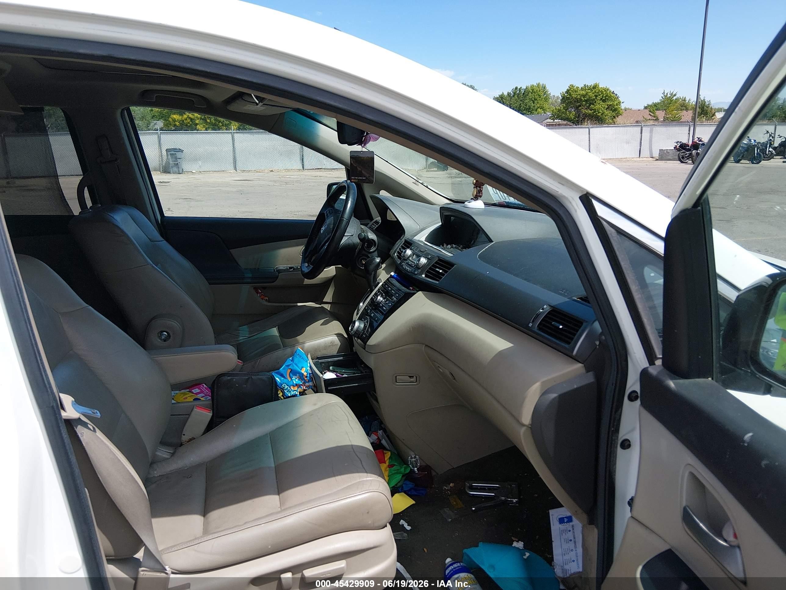 2013 Honda Odyssey Ex-l White vin: 5FNRL5H61DB021743