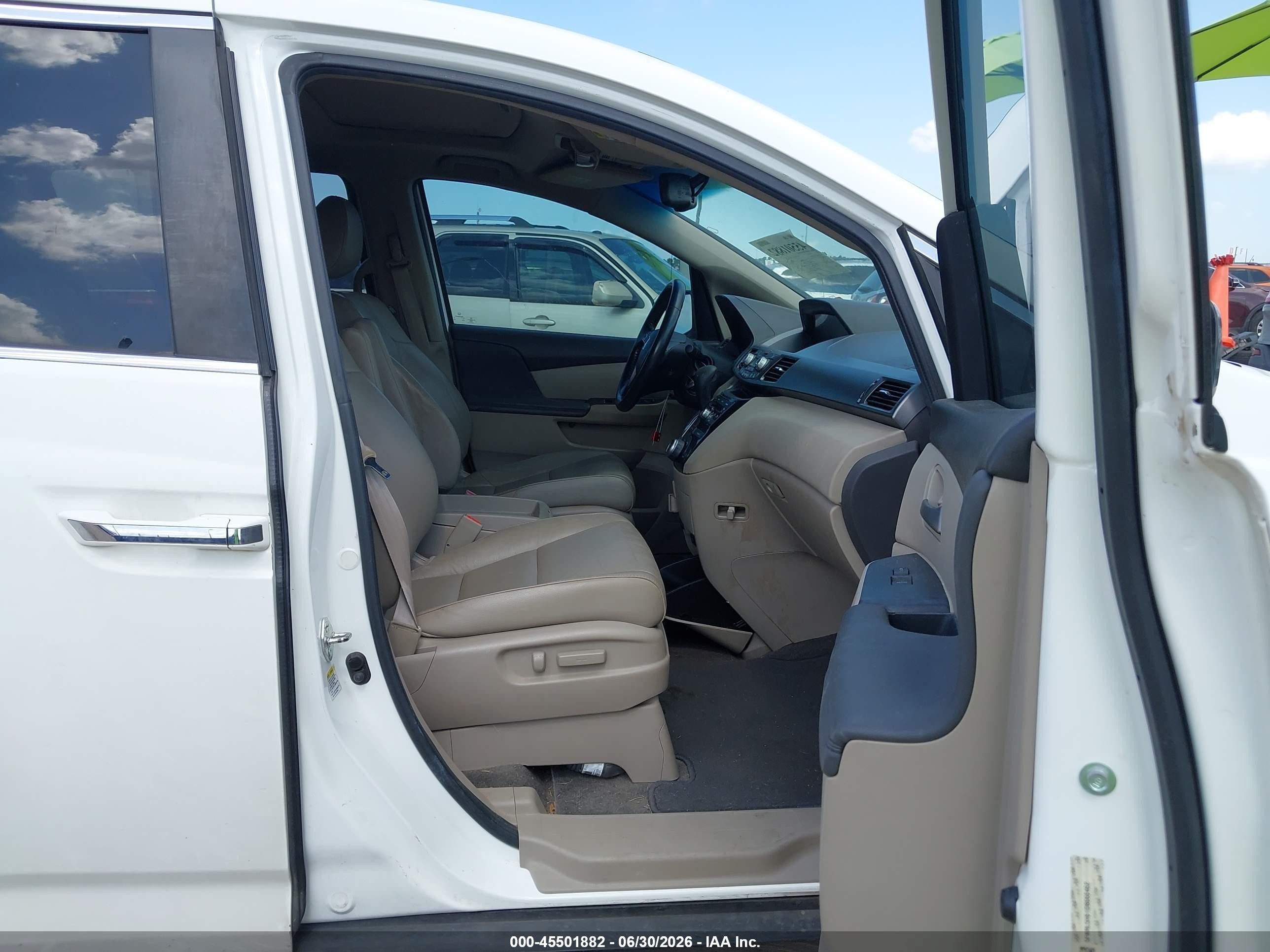 2013 Honda Odyssey Ex-l White vin: 5FNRL5H61DB060462