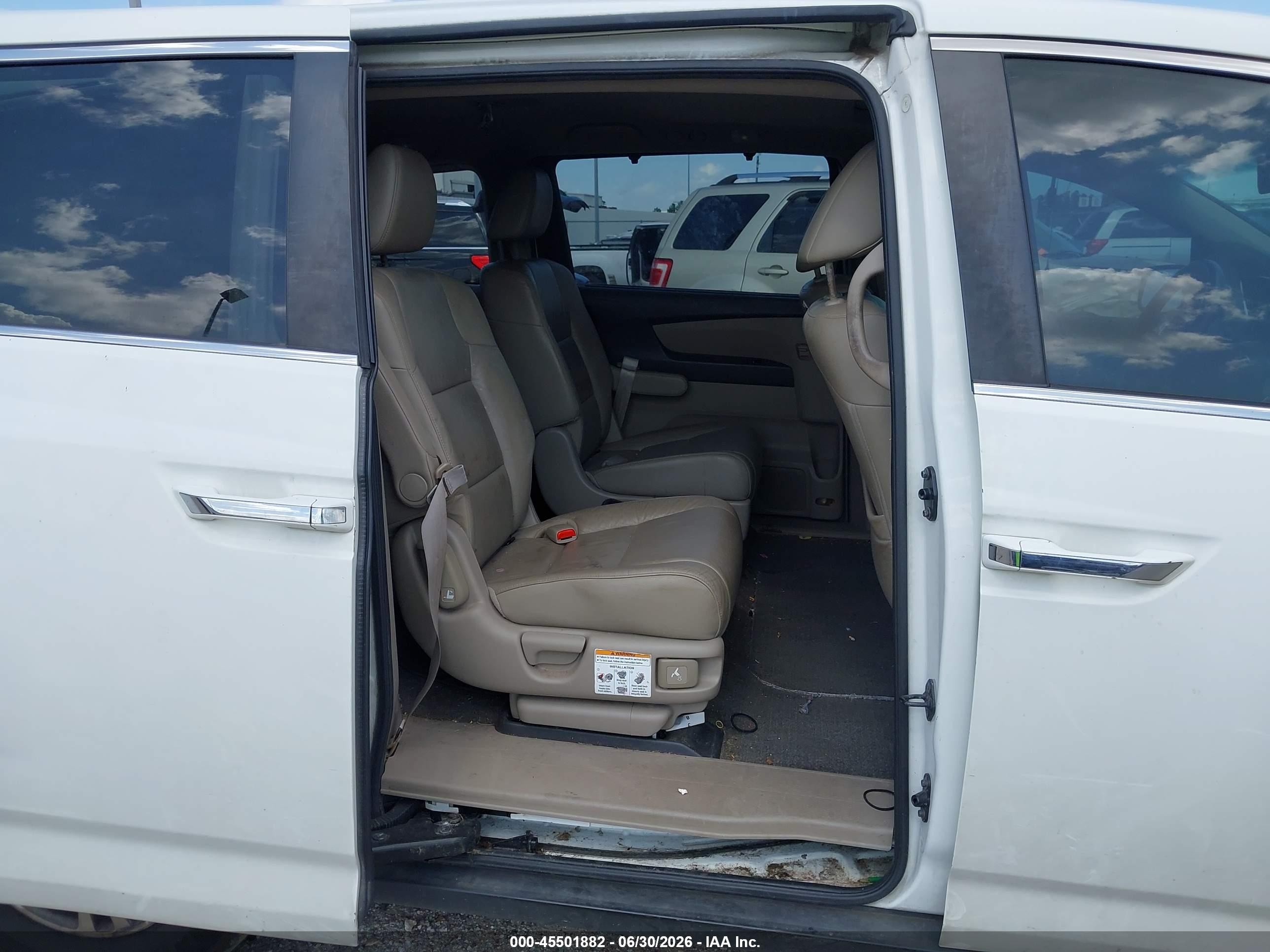 2013 Honda Odyssey Ex-l White vin: 5FNRL5H61DB060462