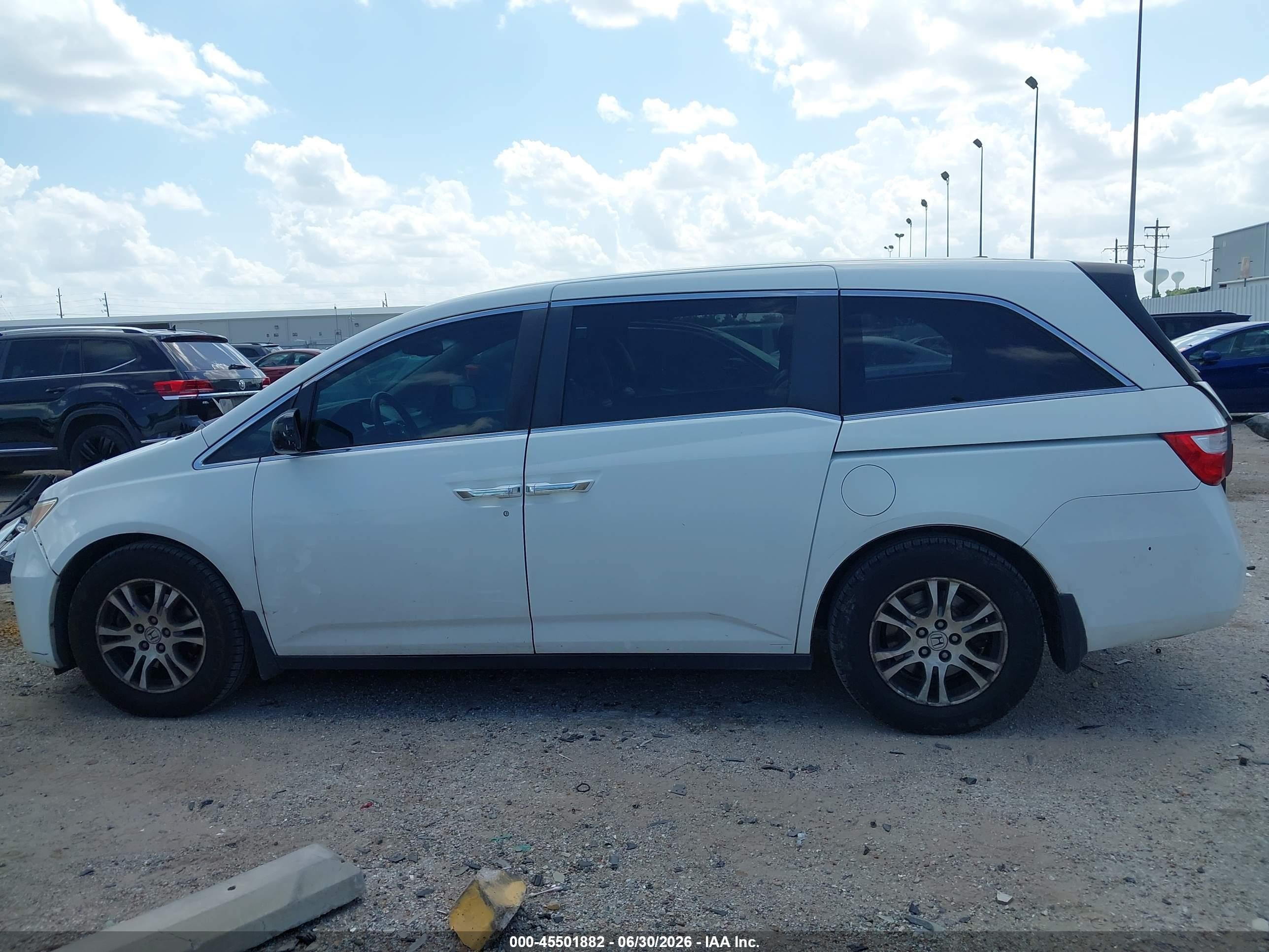 2013 Honda Odyssey Ex-l White vin: 5FNRL5H61DB060462